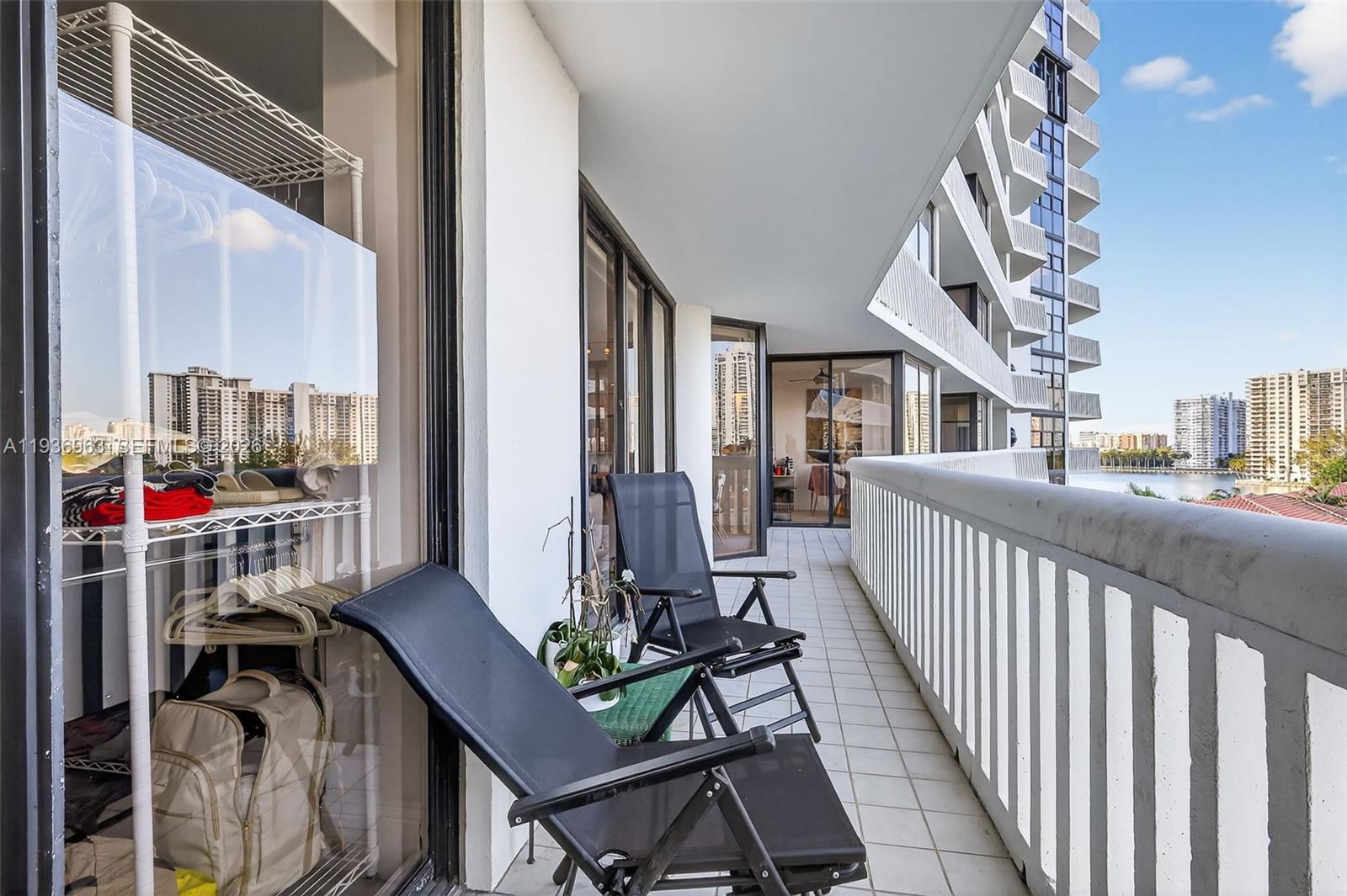 1000 Island Blvd #707, Aventura FL 33160