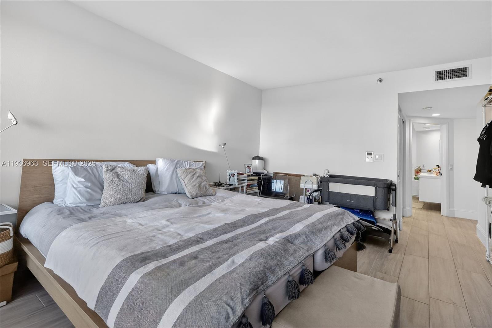 1000 Island Blvd #707, Aventura FL 33160