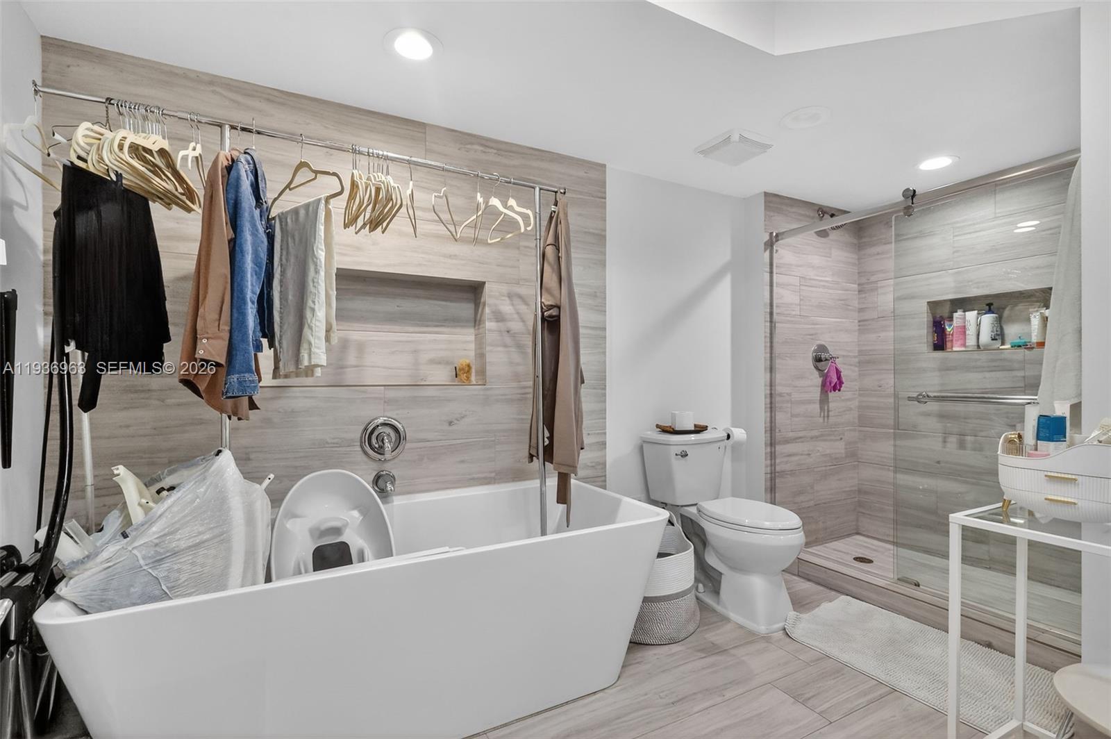 1000 Island Blvd #707, Aventura FL 33160