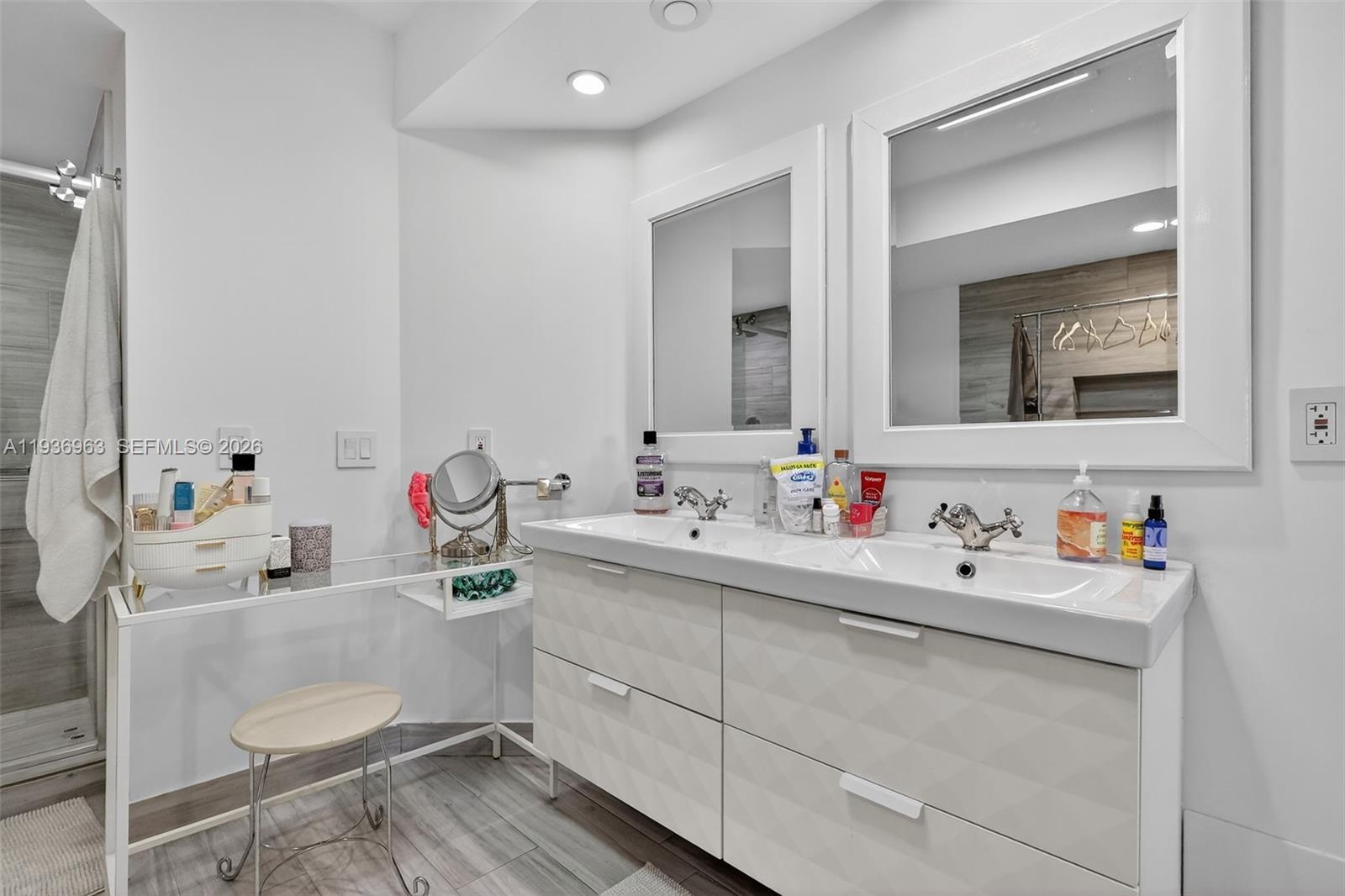 1000 Island Blvd #707, Aventura FL 33160
