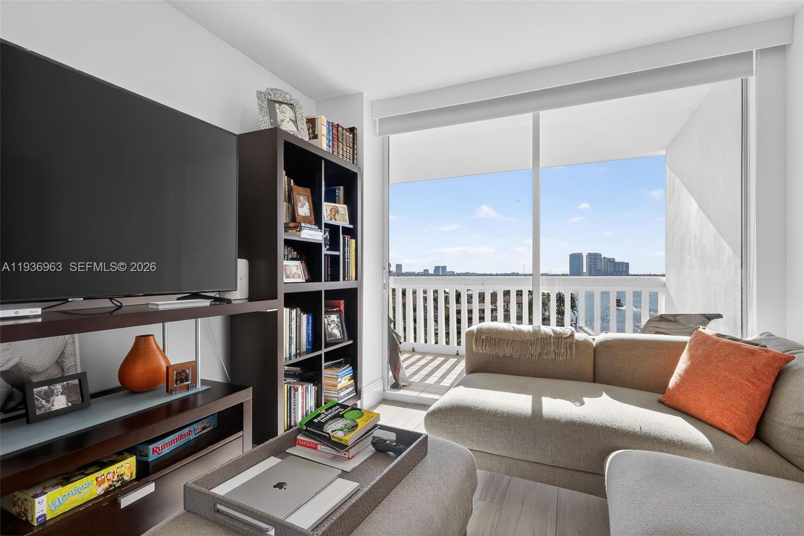 1000 Island Blvd #707, Aventura FL 33160