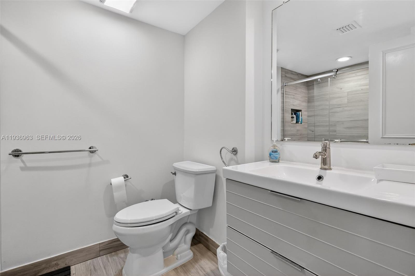 1000 Island Blvd #707, Aventura FL 33160
