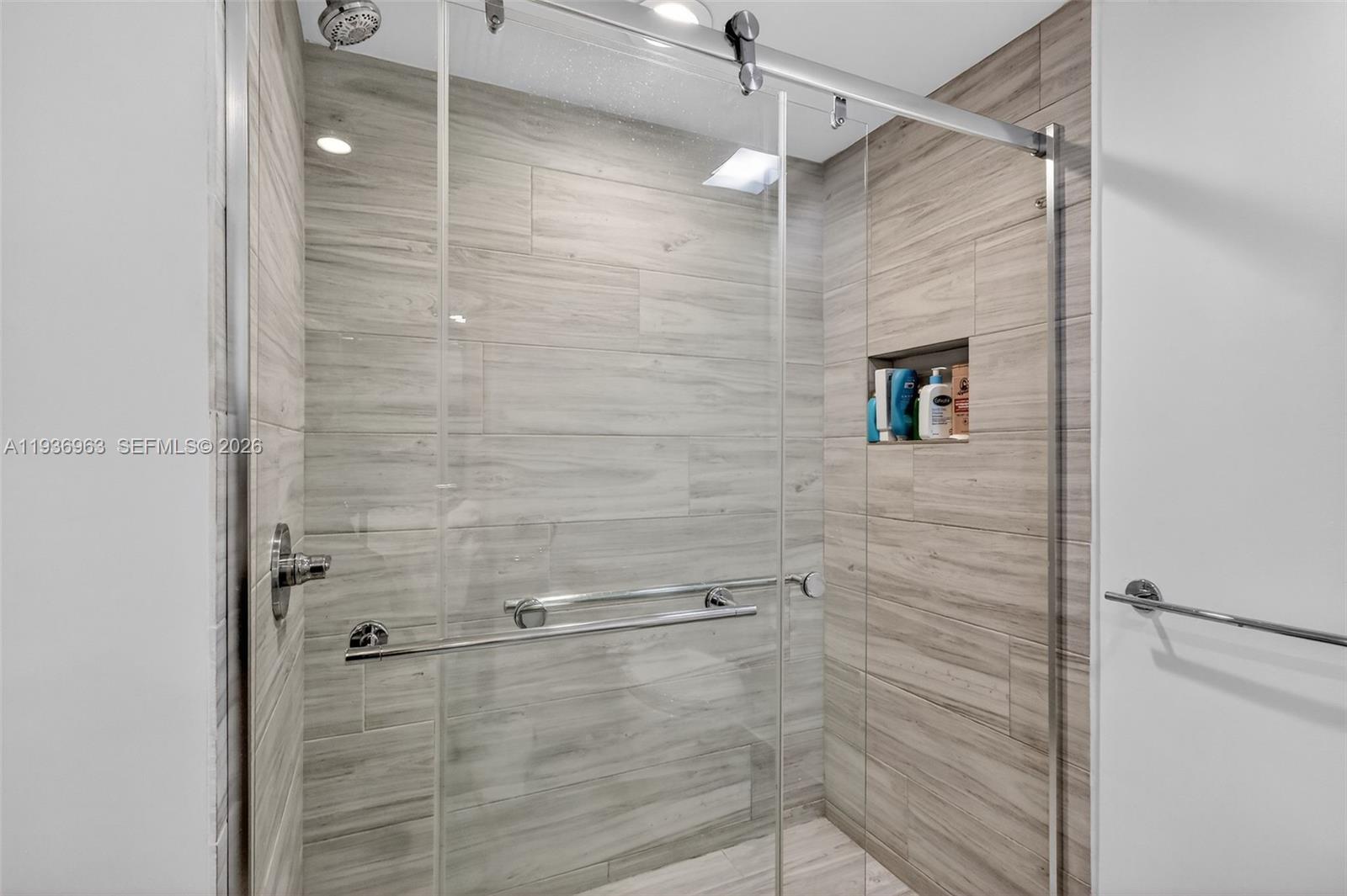 1000 Island Blvd #707, Aventura FL 33160