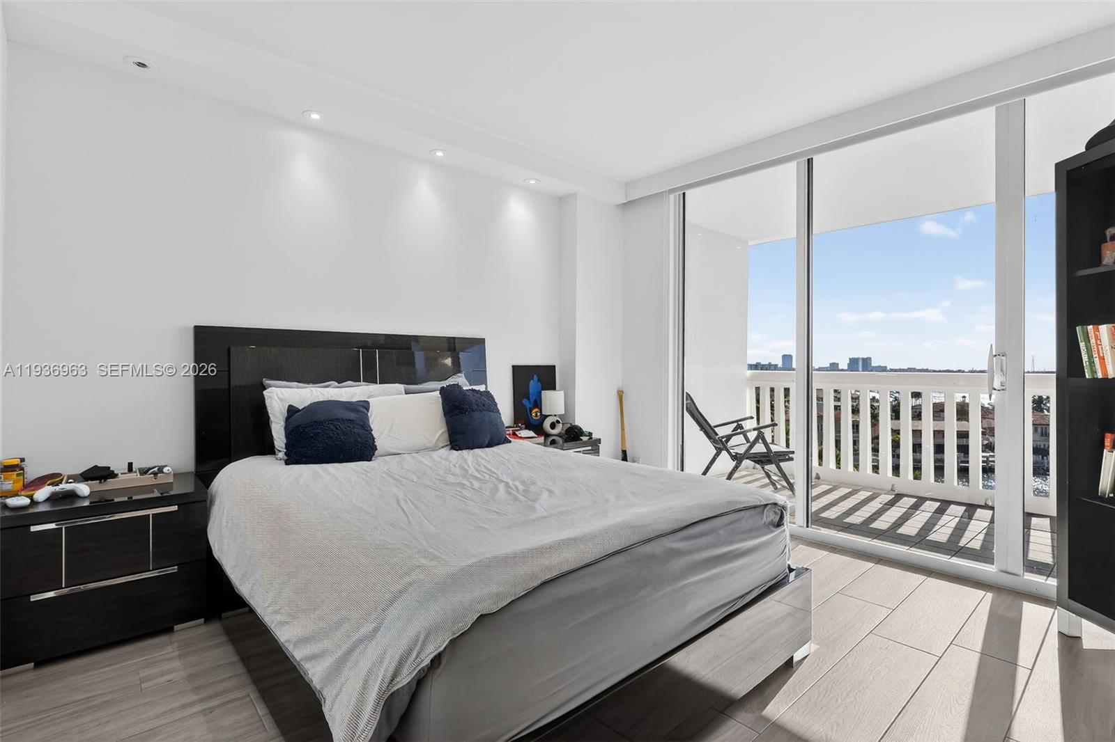 1000 Island Blvd #707, Aventura FL 33160