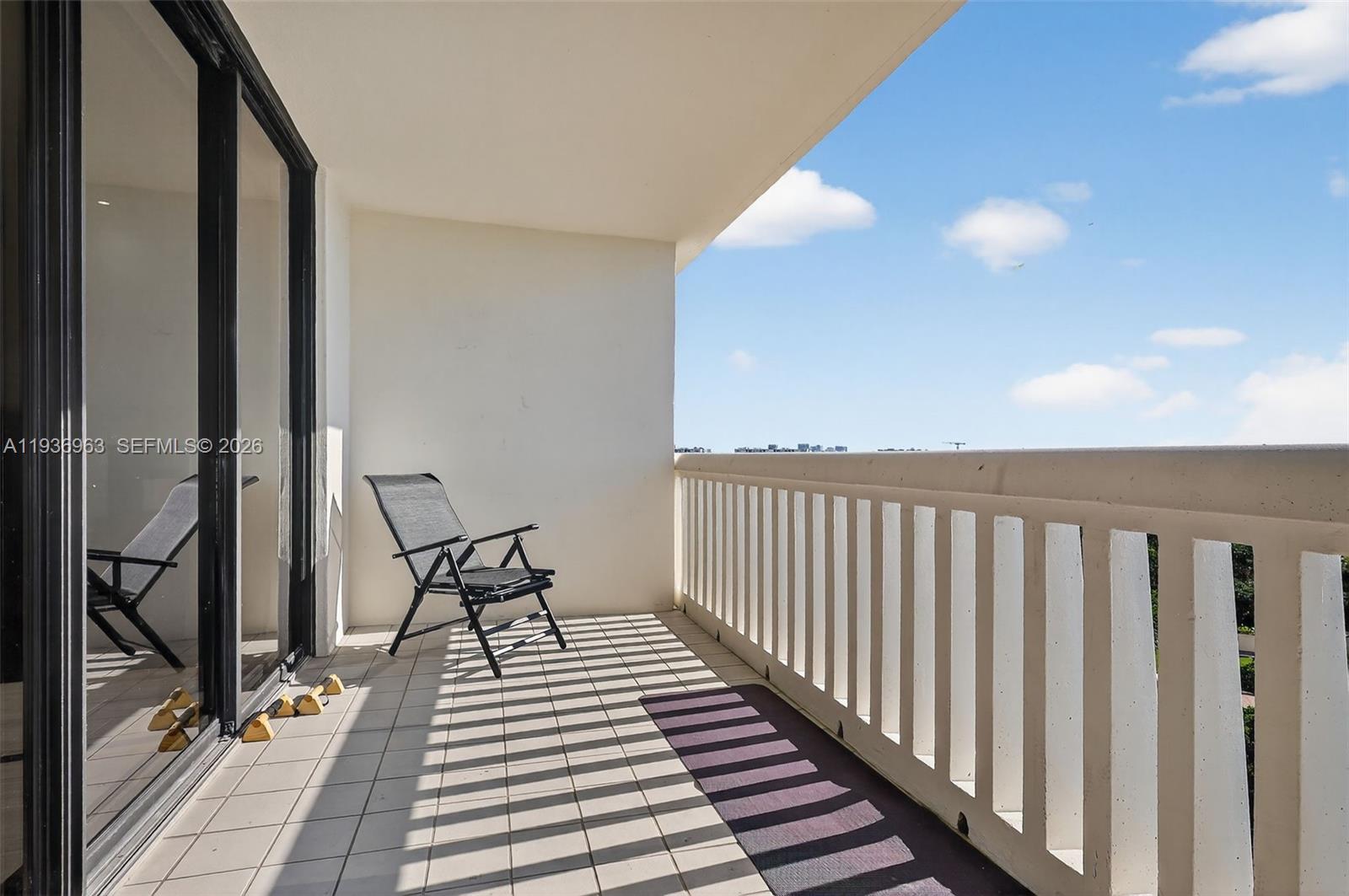 1000 Island Blvd #707, Aventura FL 33160