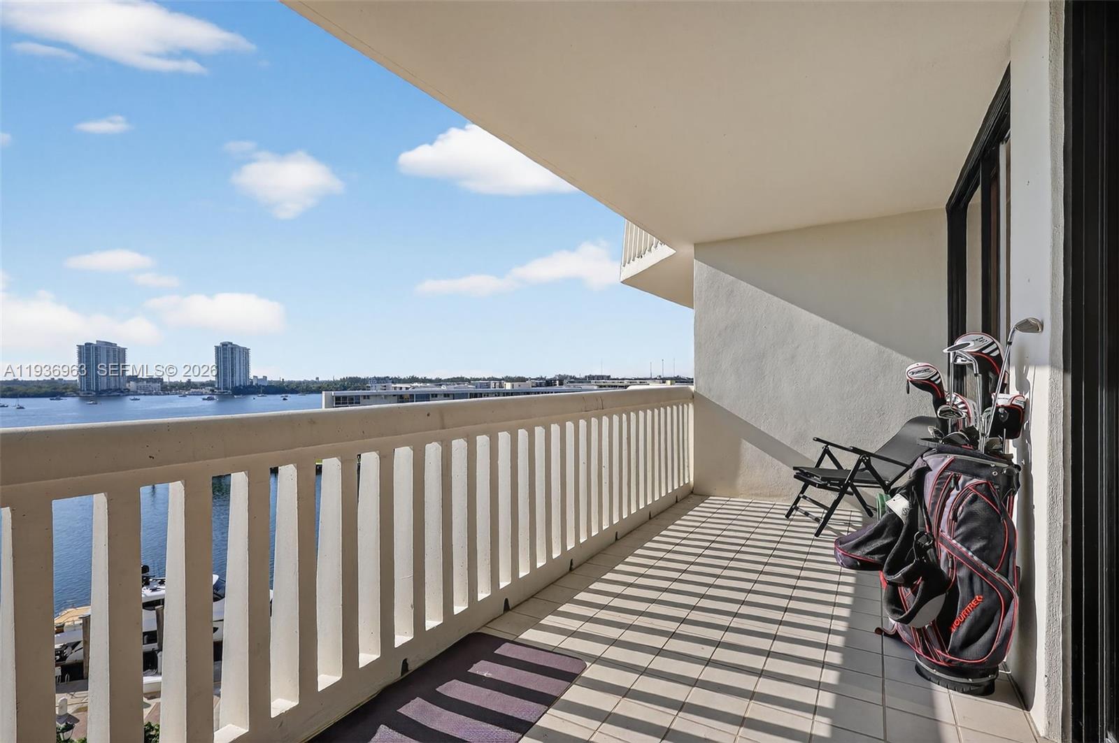 1000 Island Blvd #707, Aventura FL 33160