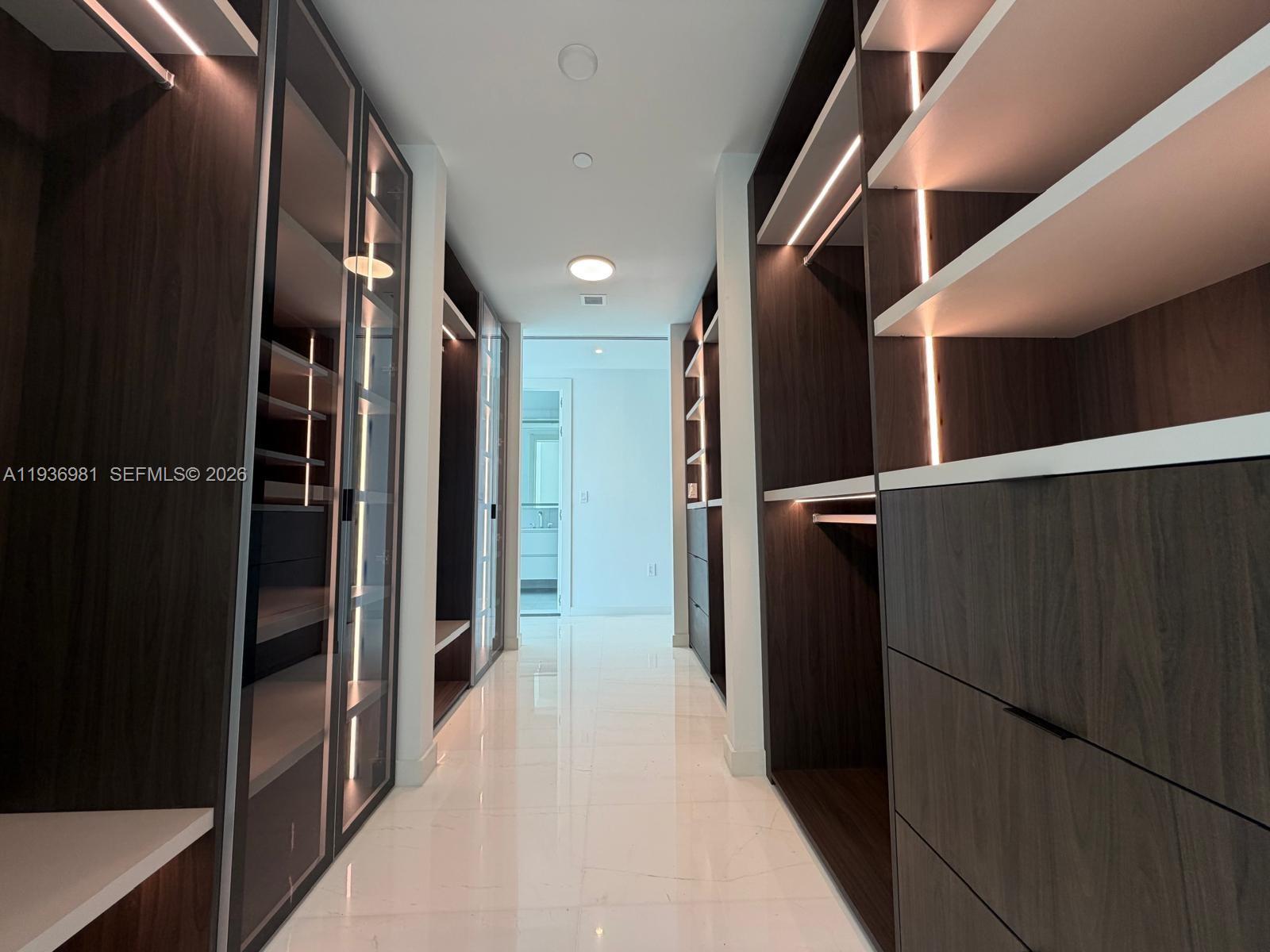 300 Biscayne Blvd Way #3201, Miami FL 33130