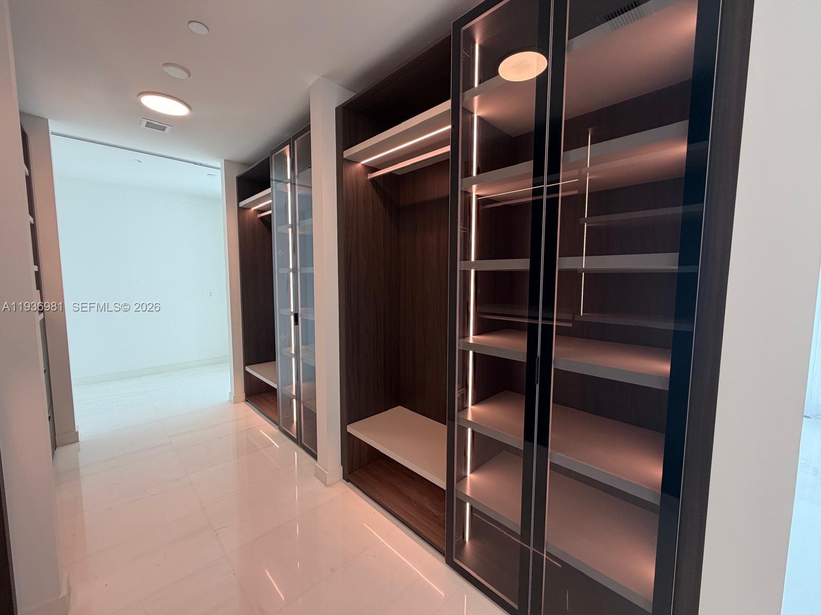 300 Biscayne Blvd Way #3201, Miami FL 33130