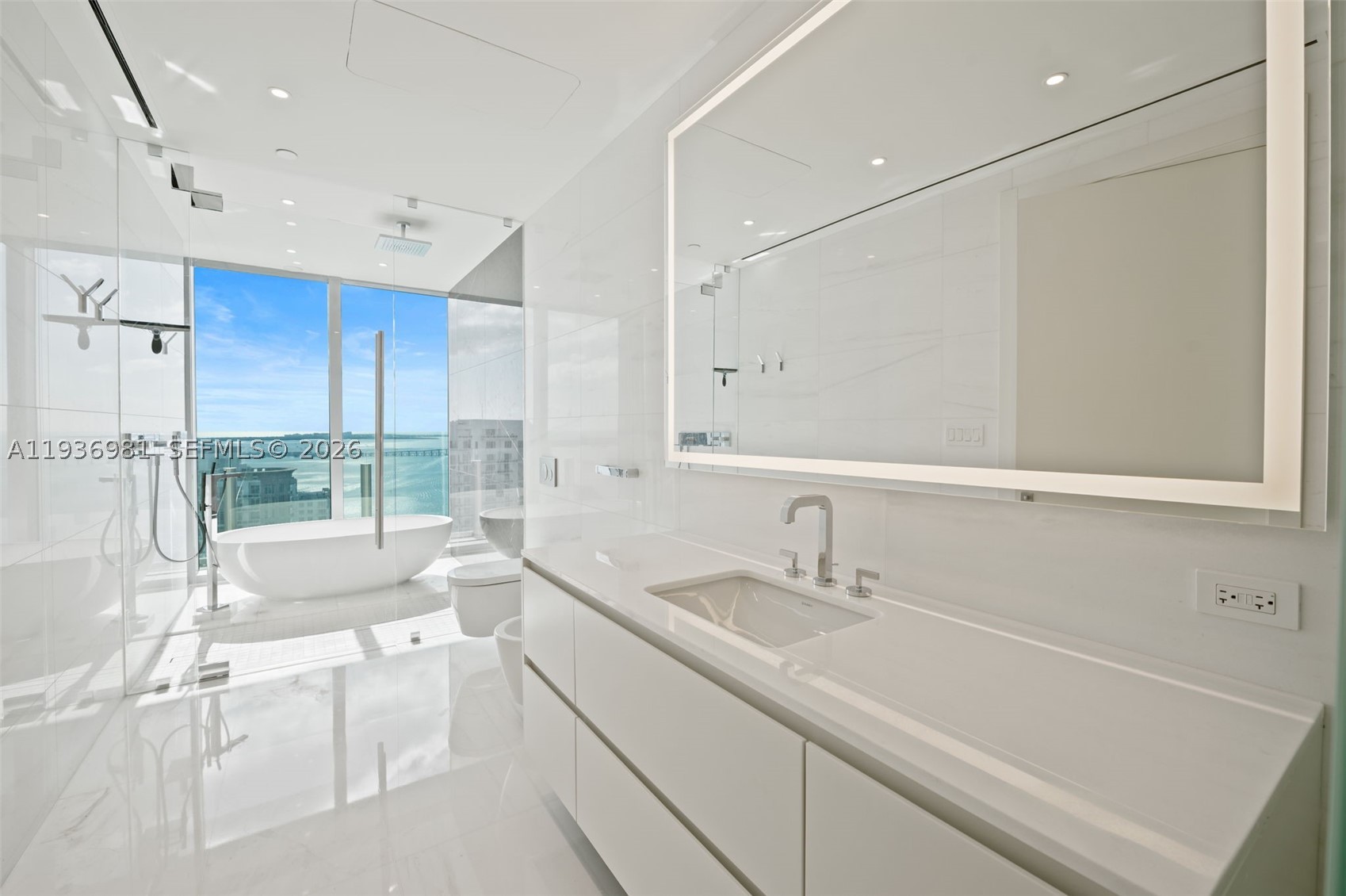300 Biscayne Blvd Way #3201, Miami FL 33130