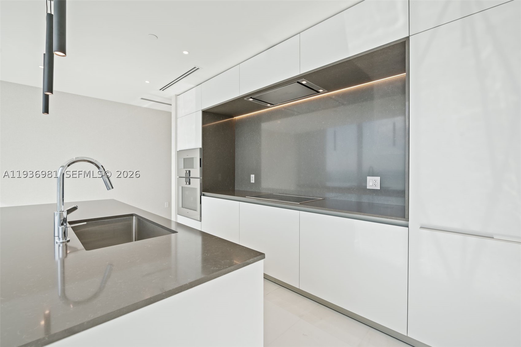 300 Biscayne Blvd Way #3201, Miami FL 33130