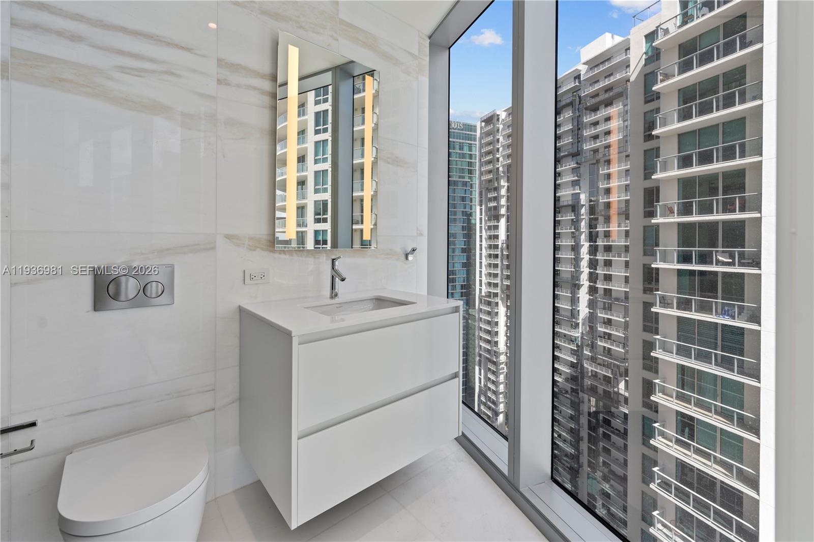 300 Biscayne Blvd Way #3201, Miami FL 33130