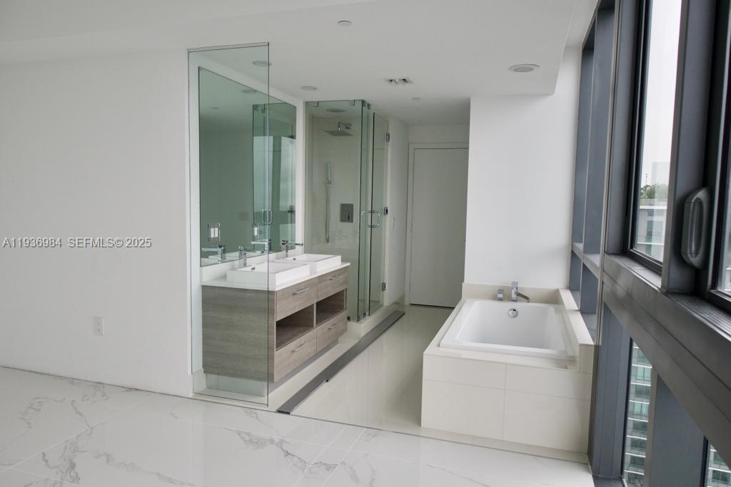 650 NE 32nd St #4808, Miami FL 33137