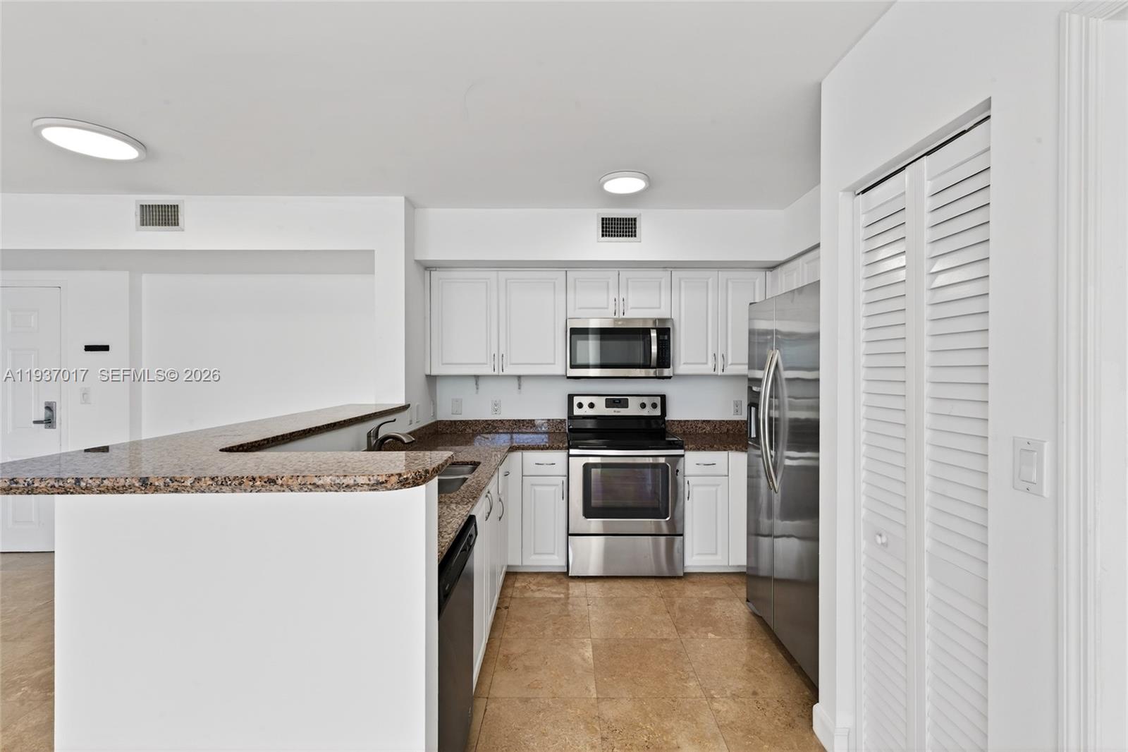 1155 Brickell Bay Dr #1903, Miami FL 33131