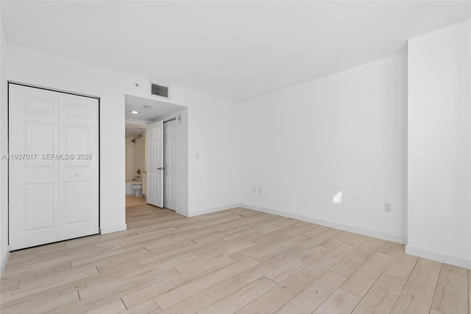 1155 Brickell Bay Dr #1903, Miami FL 33131