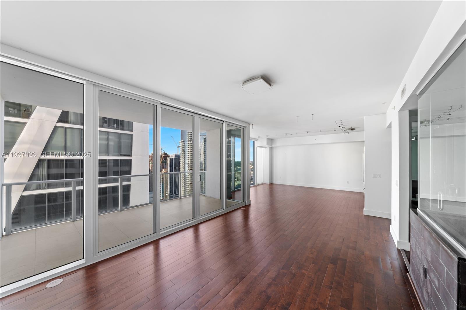 1040 Biscayne Blvd #4108, Miami FL 33132