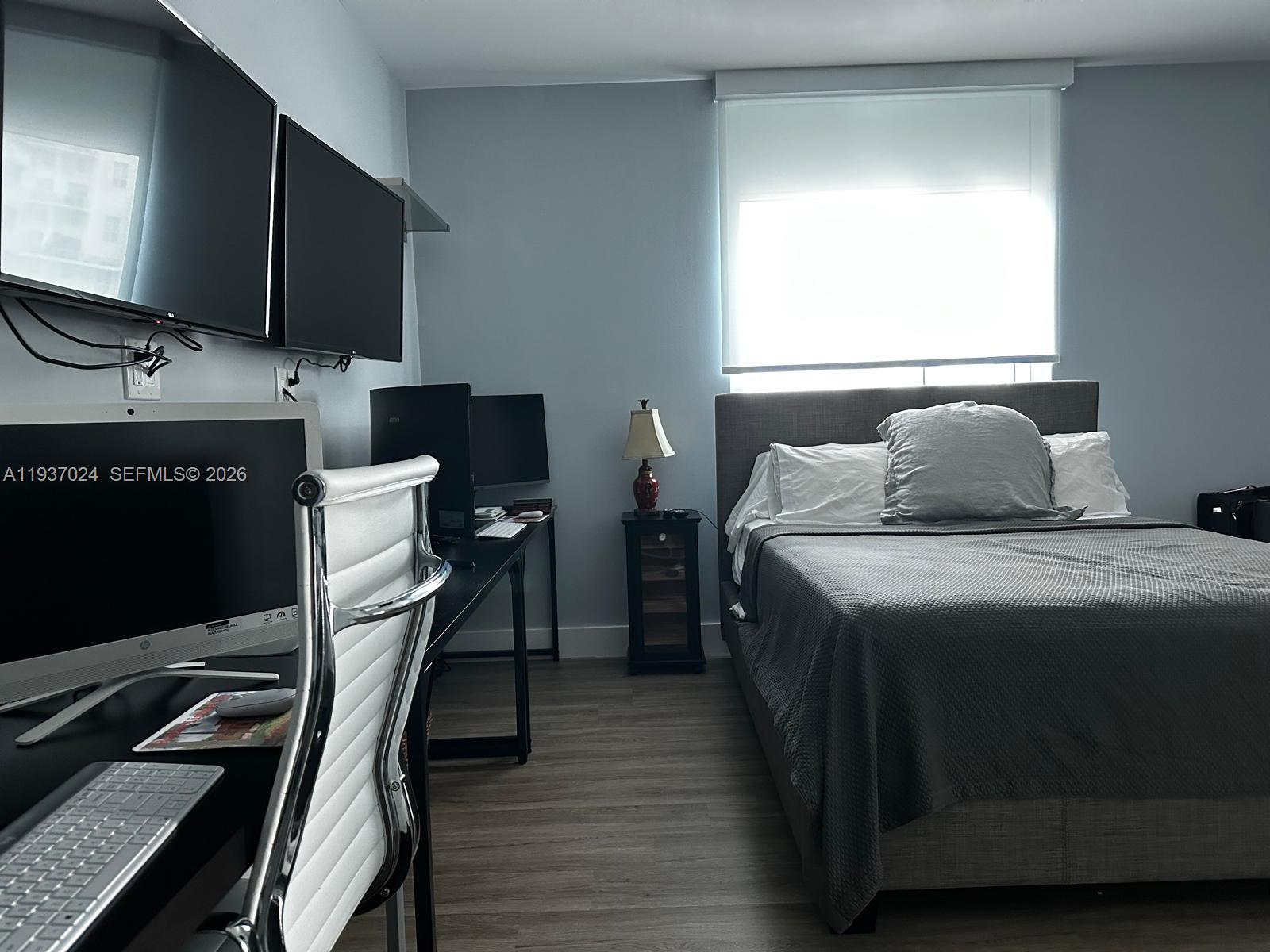 500 Brickell Ave #3307, Miami FL 33131