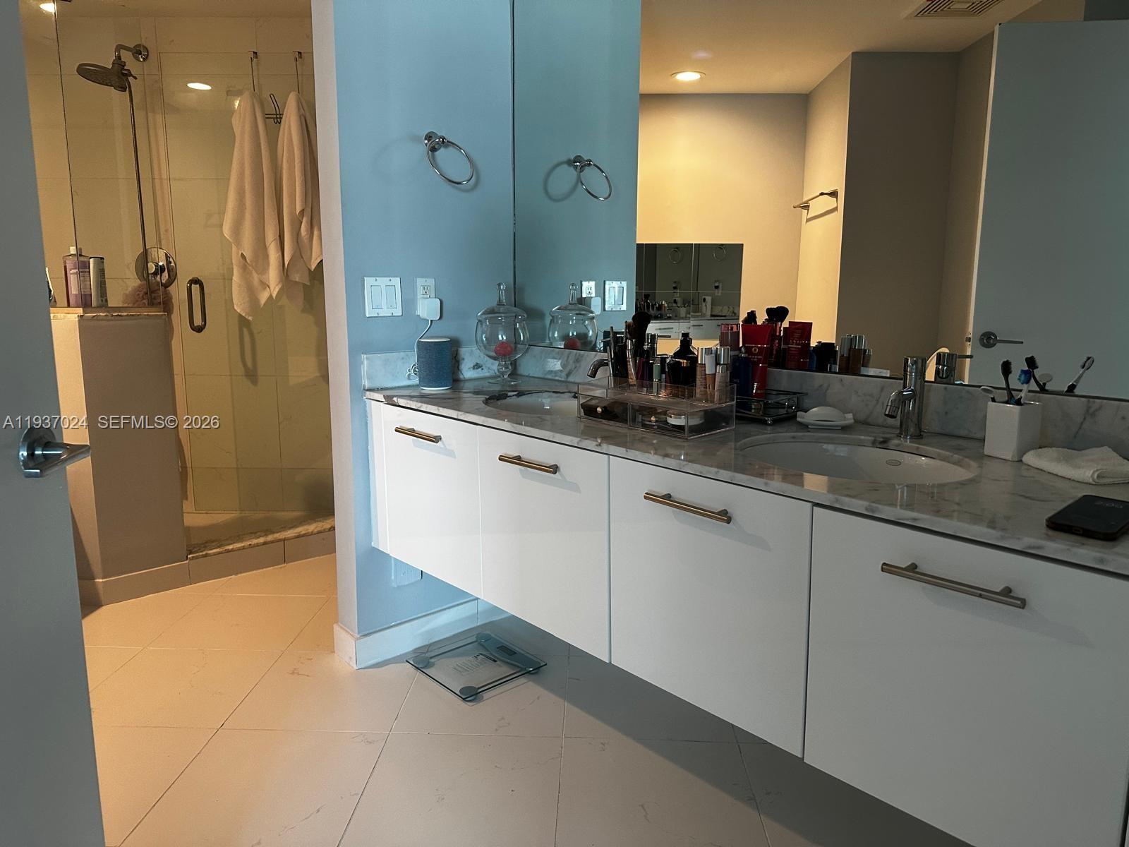 500 Brickell Ave #3307, Miami FL 33131