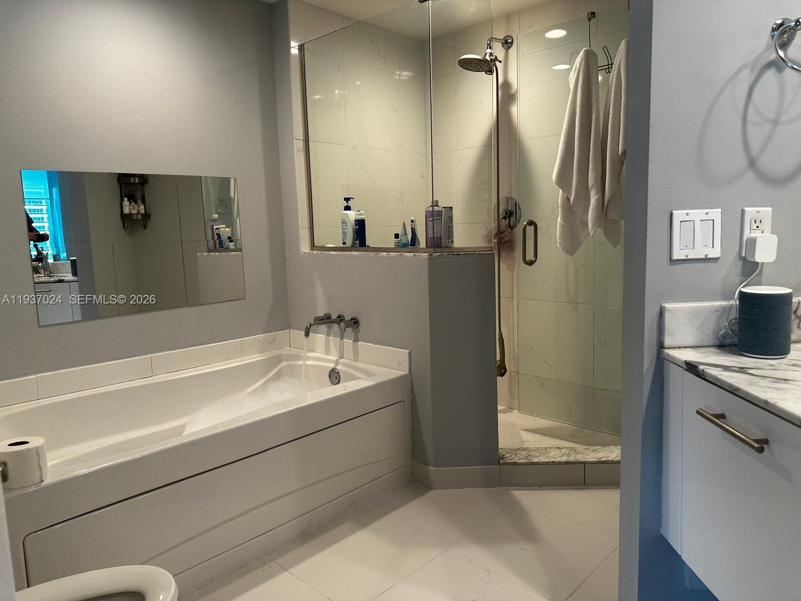 500 Brickell Ave #3307, Miami FL 33131