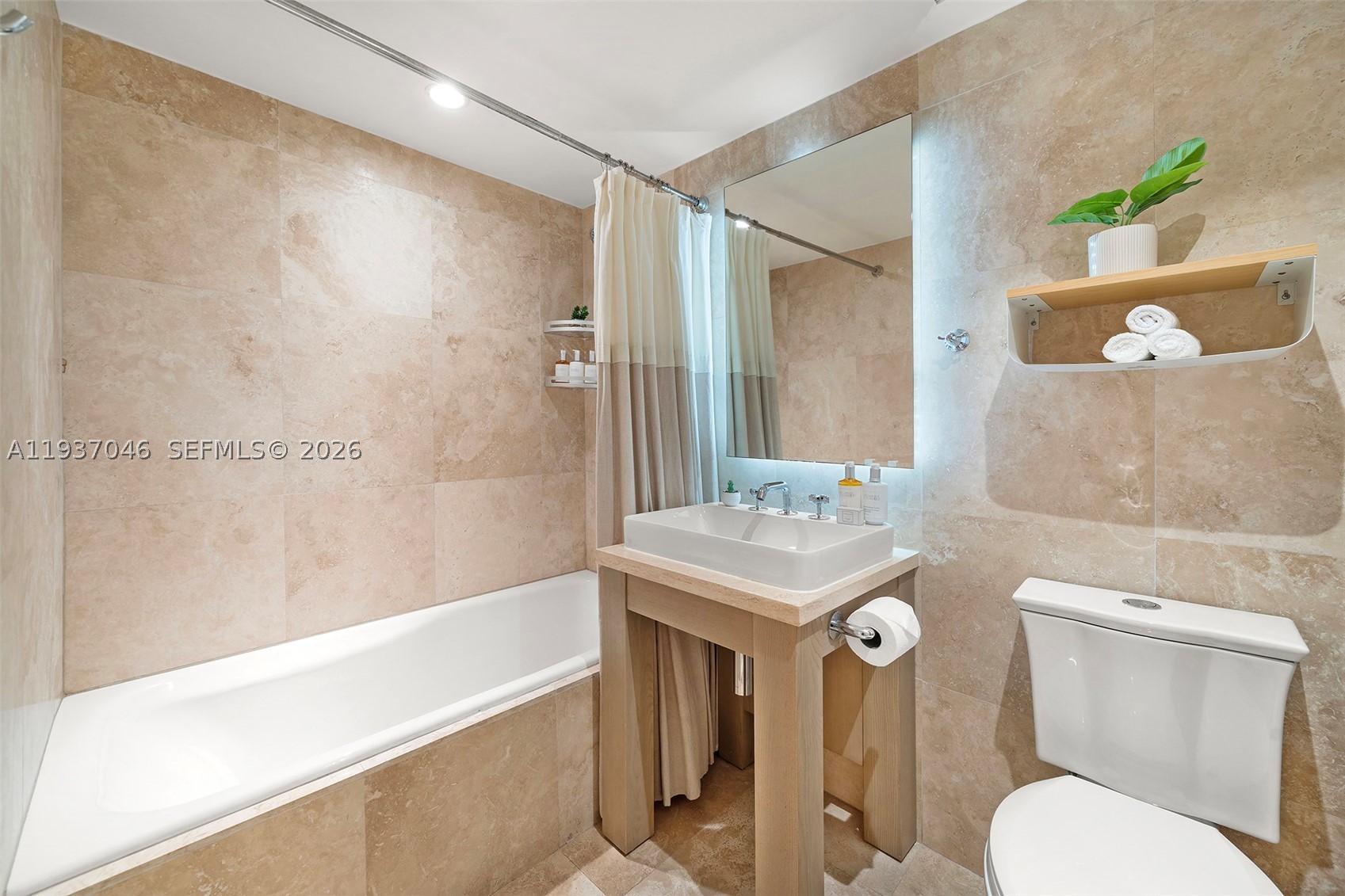 102 24th St #1207, Miami Beach FL 33139