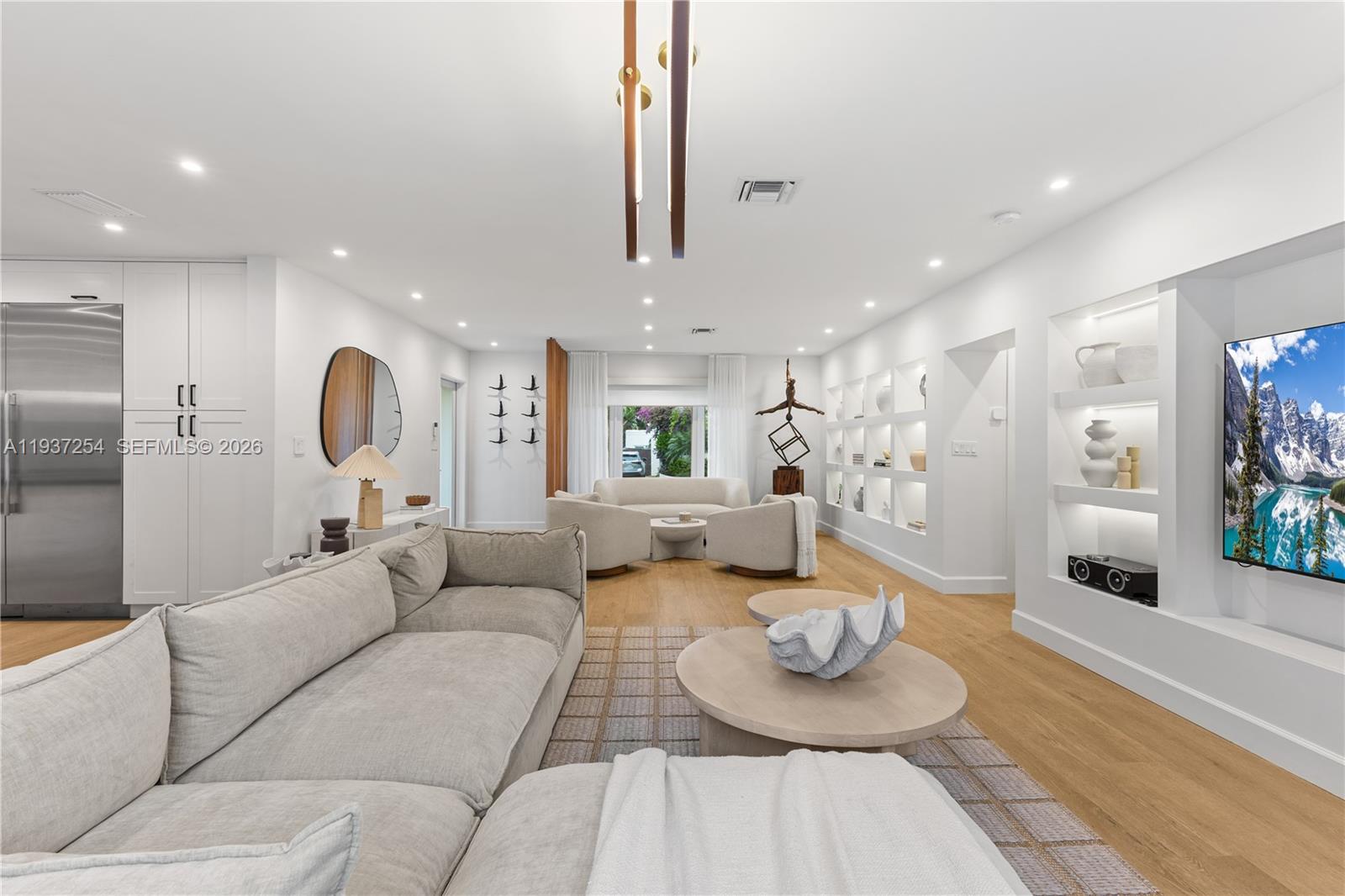 800 NE 72nd St, Miami FL 33138