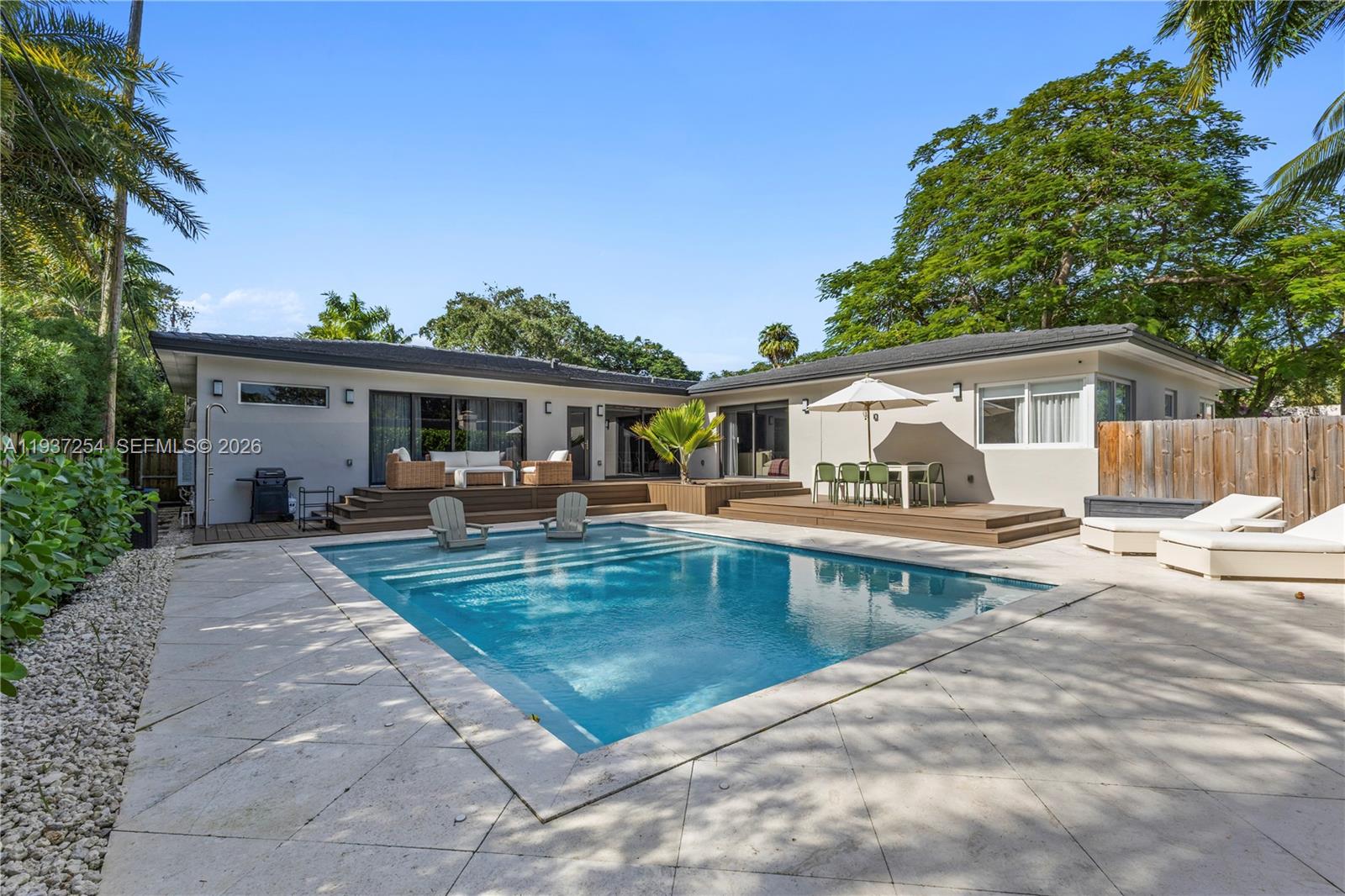 800 NE 72nd St, Miami FL 33138