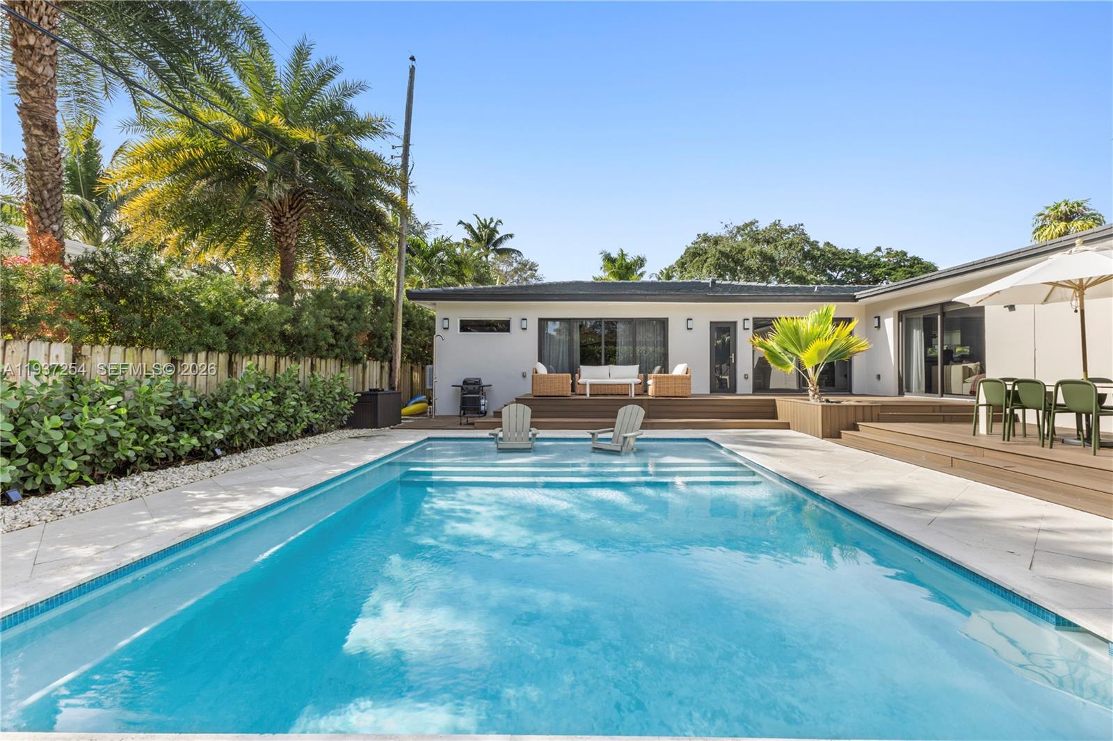 800 NE 72nd St, Miami FL 33138