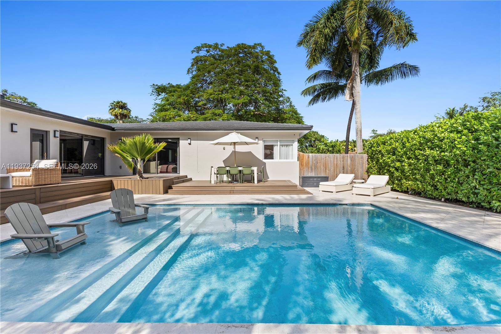 800 NE 72nd St, Miami FL 33138