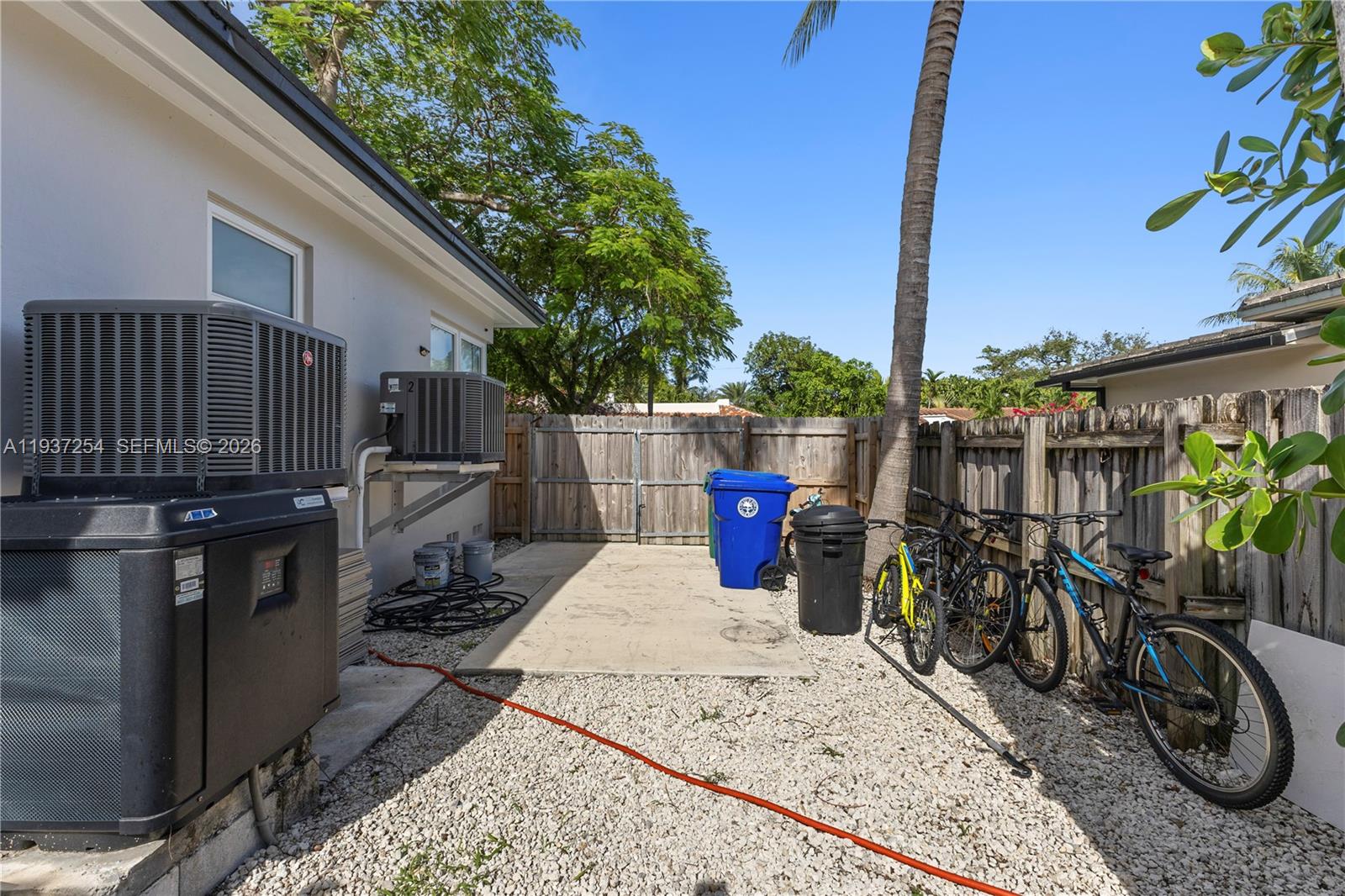 800 NE 72nd St, Miami FL 33138