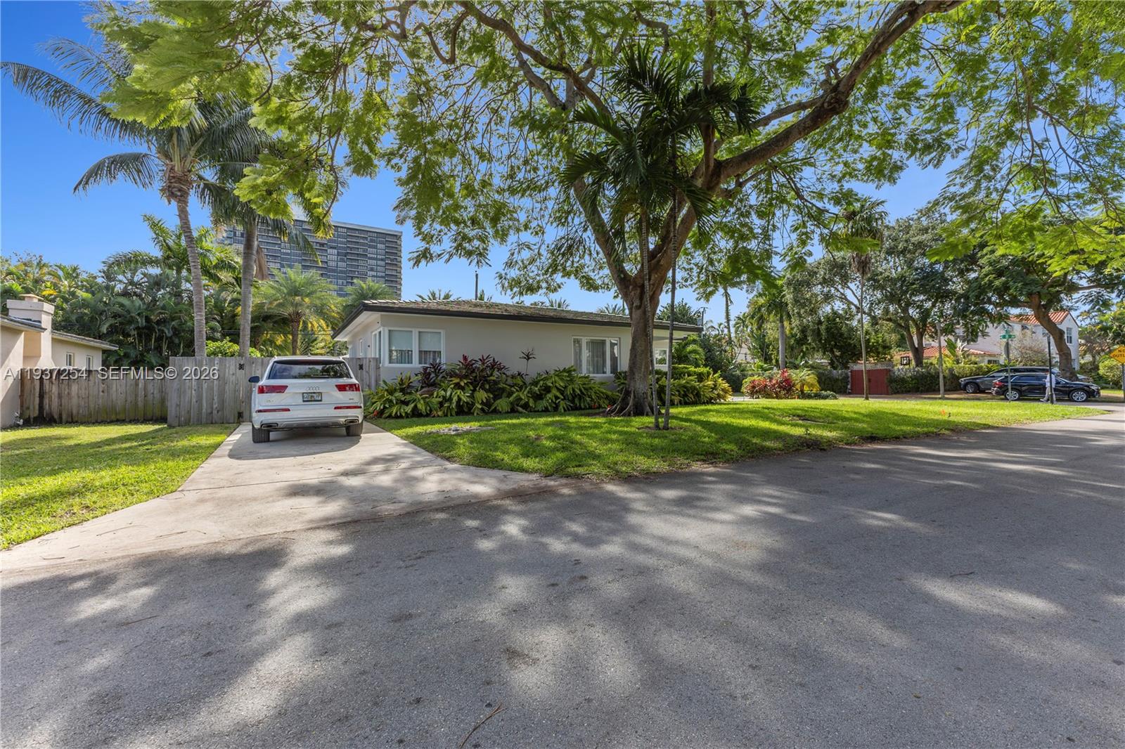 800 NE 72nd St, Miami FL 33138