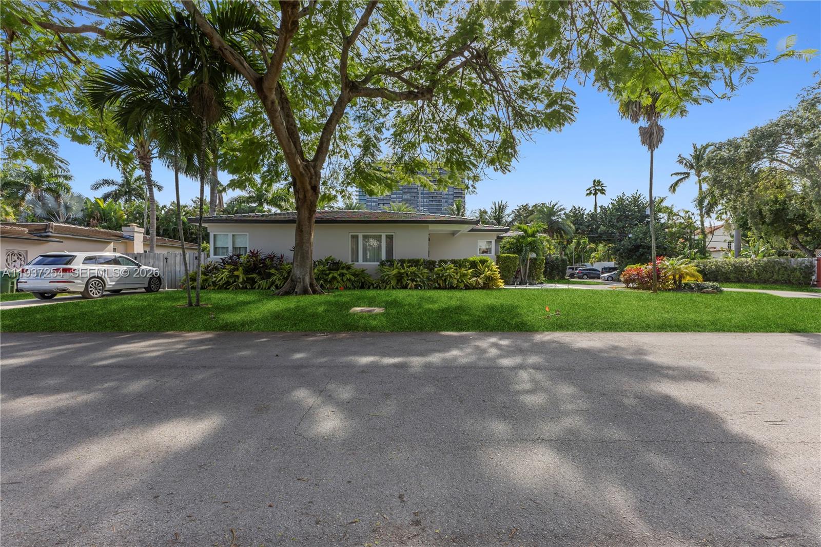800 NE 72nd St, Miami FL 33138