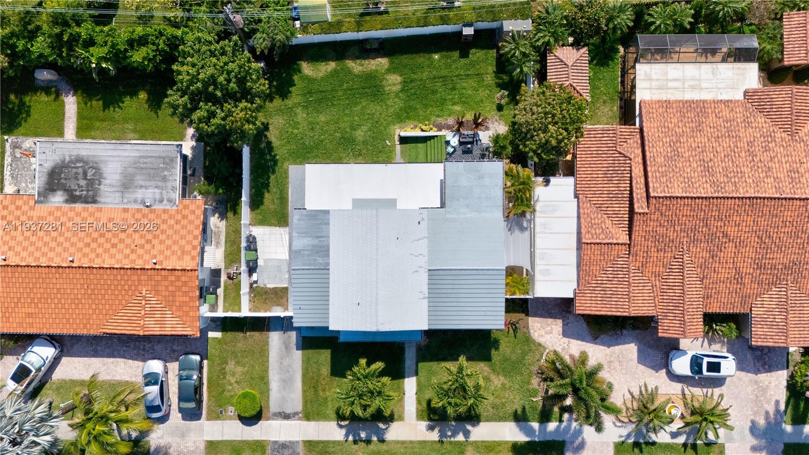 1016 NE 4th Ct, Hallandale Beach FL 33009