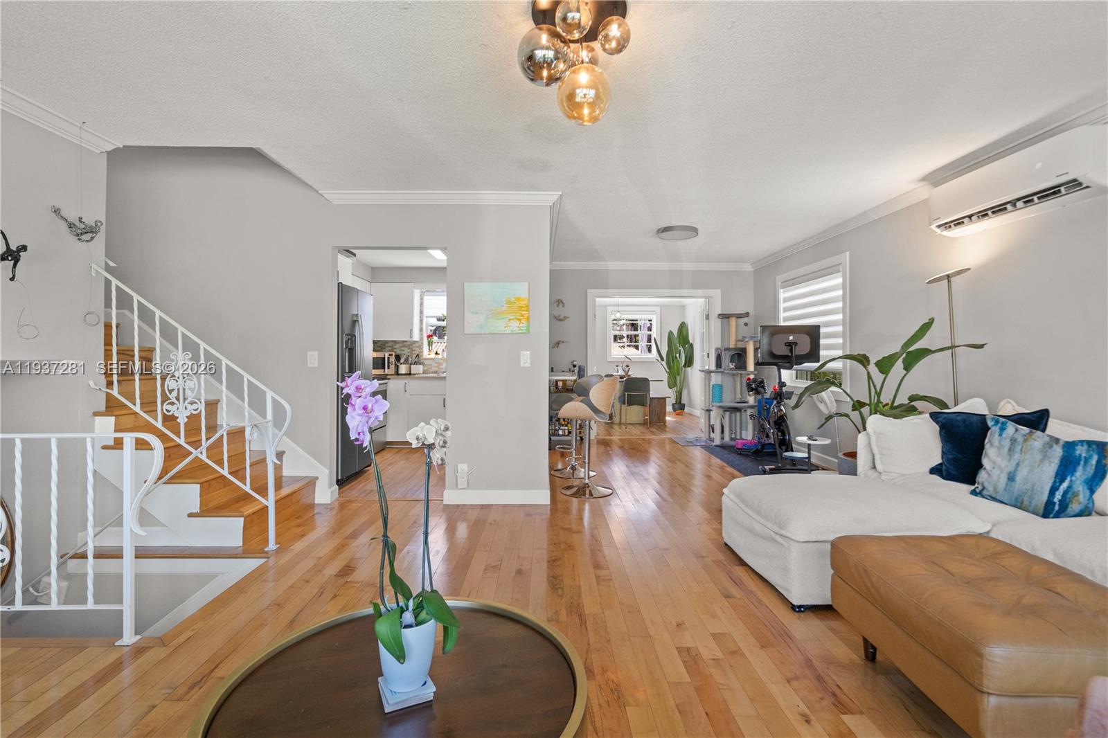 1016 NE 4th Ct, Hallandale Beach FL 33009