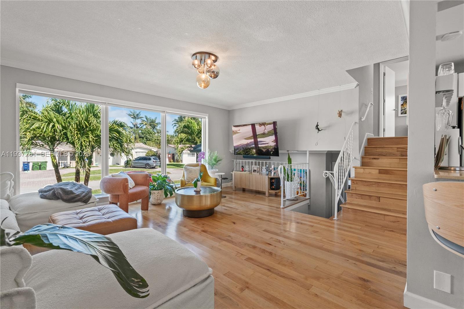 1016 NE 4th Ct, Hallandale Beach FL 33009
