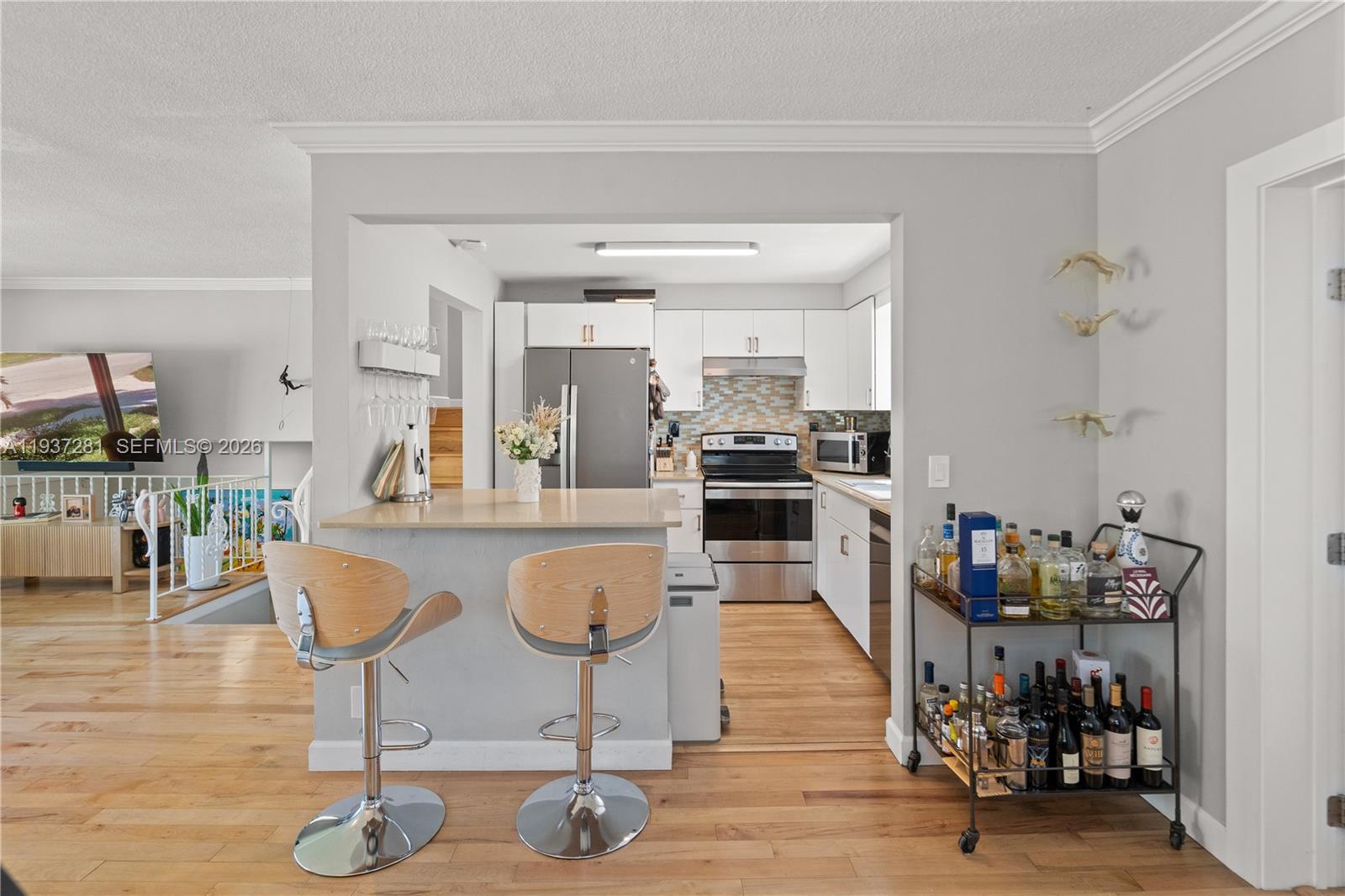 1016 NE 4th Ct, Hallandale Beach FL 33009