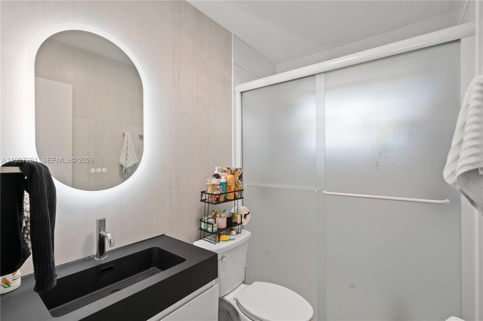 1016 NE 4th Ct, Hallandale Beach FL 33009