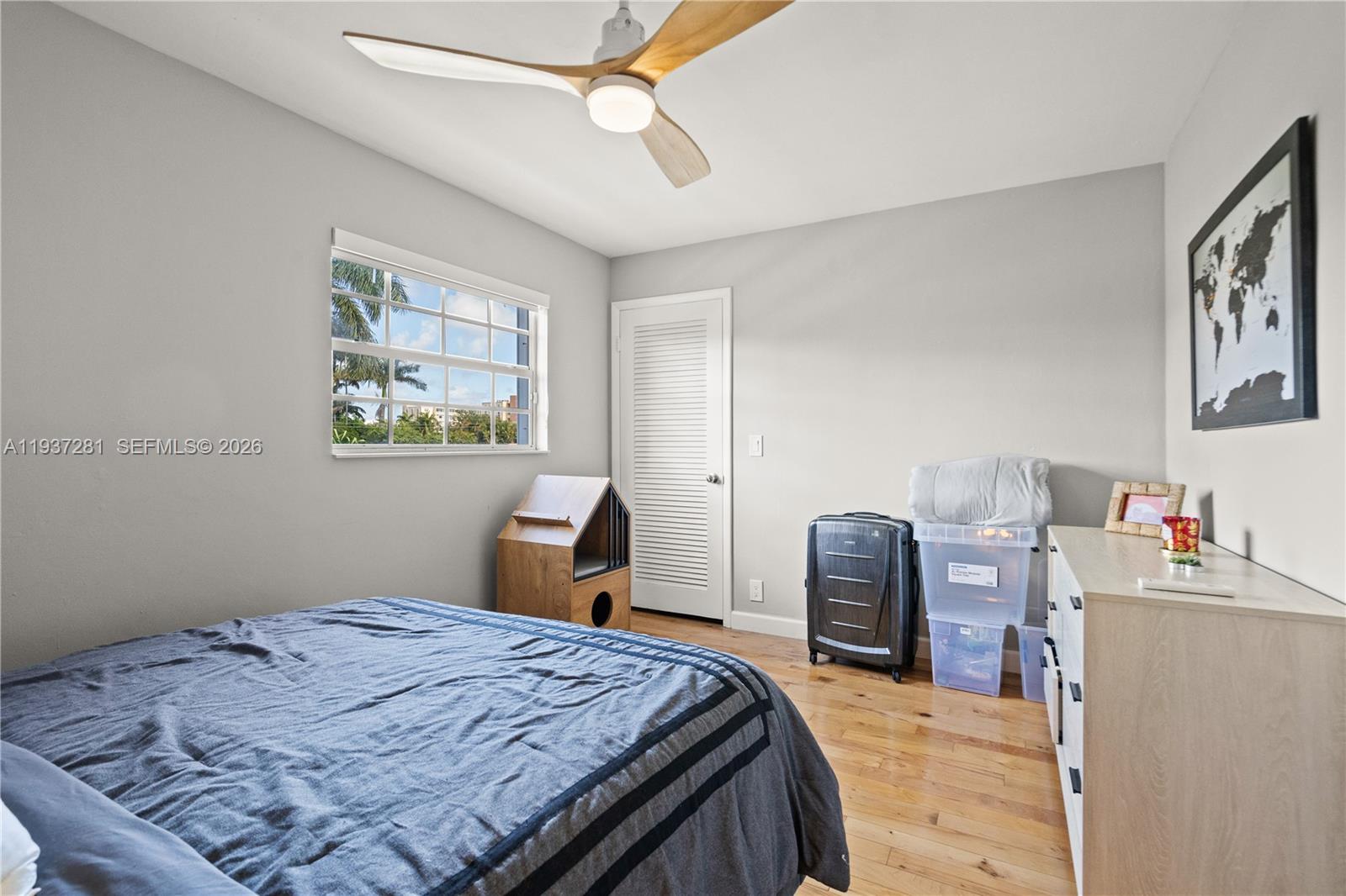 1016 NE 4th Ct, Hallandale Beach FL 33009