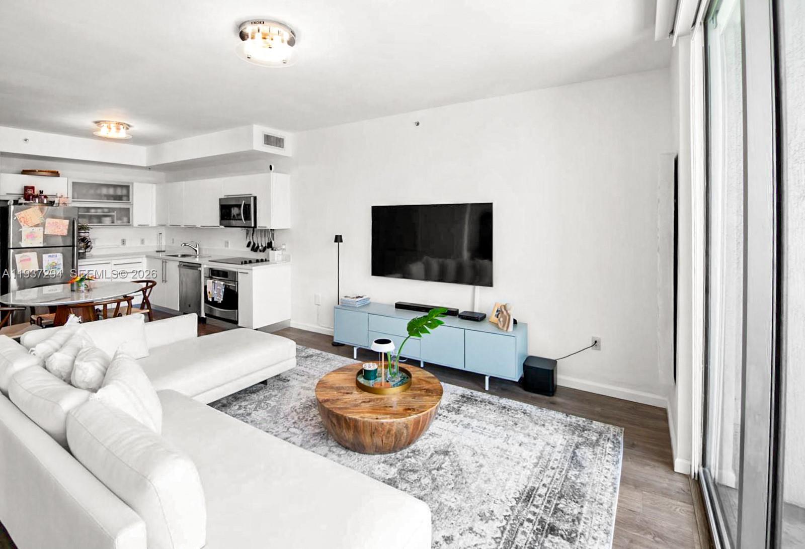 90 SW 3rd St #2703, Miami FL 33130