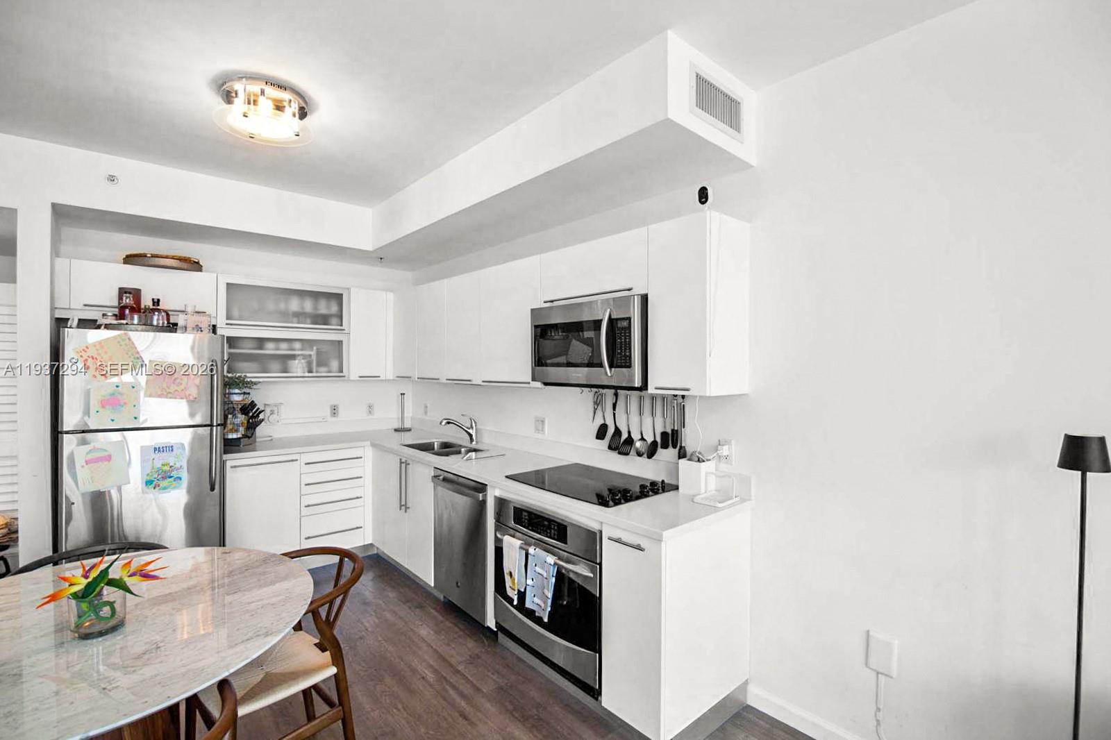 90 SW 3rd St #2703, Miami FL 33130