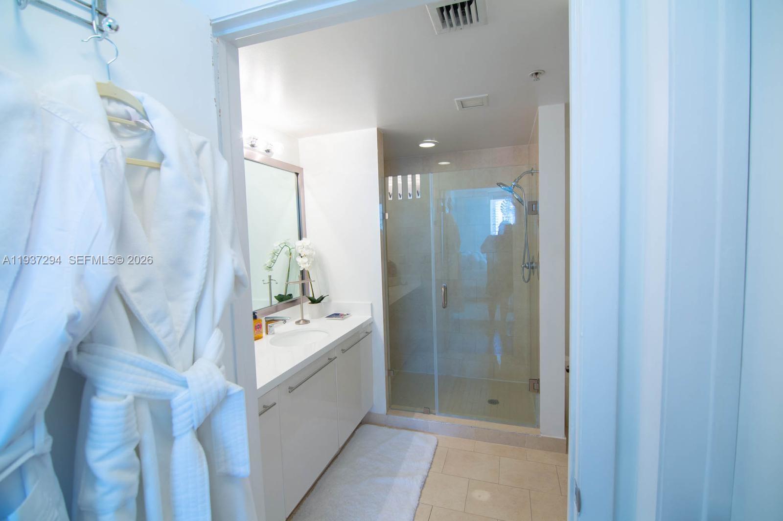 90 SW 3rd St #2703, Miami FL 33130