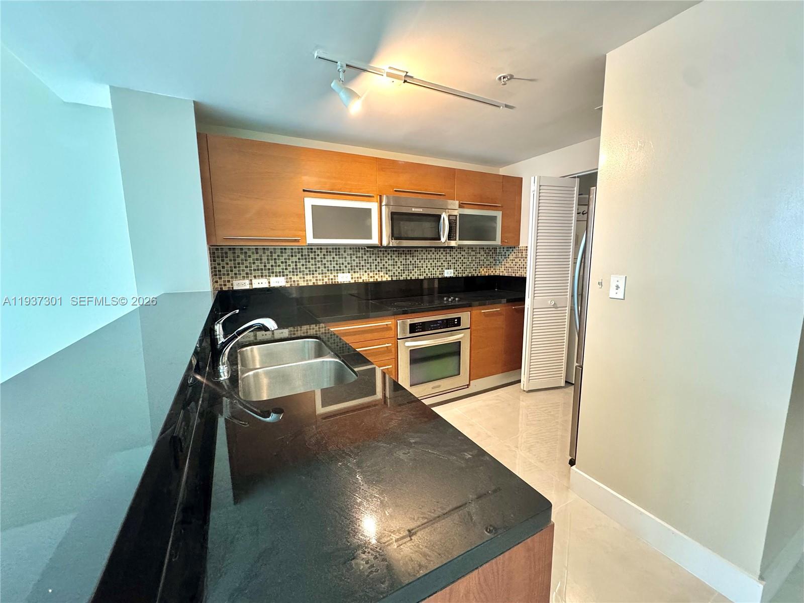 253 NE 2nd St #1504, Miami FL 33132
