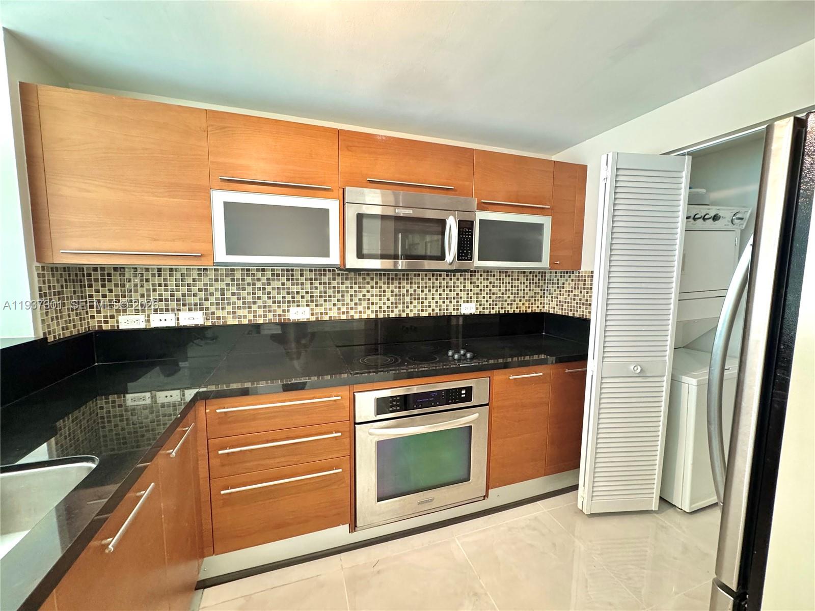 253 NE 2nd St #1504, Miami FL 33132