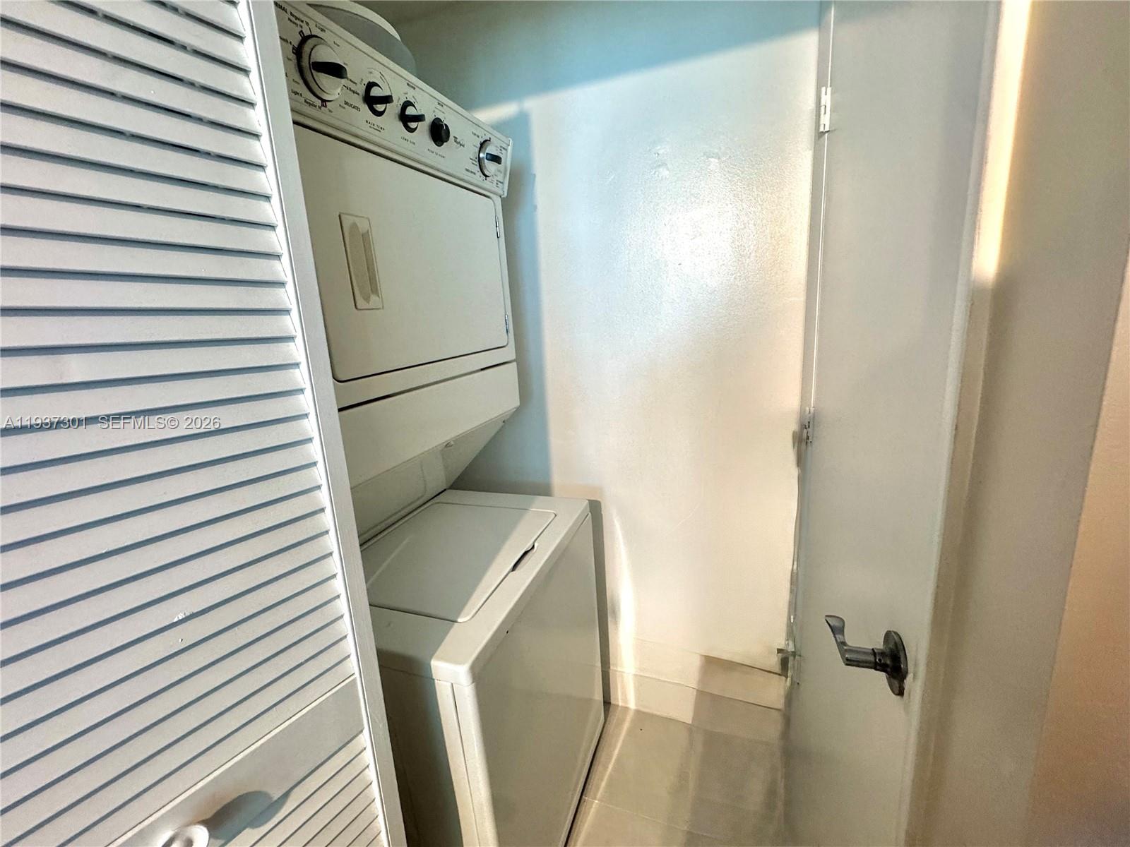 253 NE 2nd St #1504, Miami FL 33132
