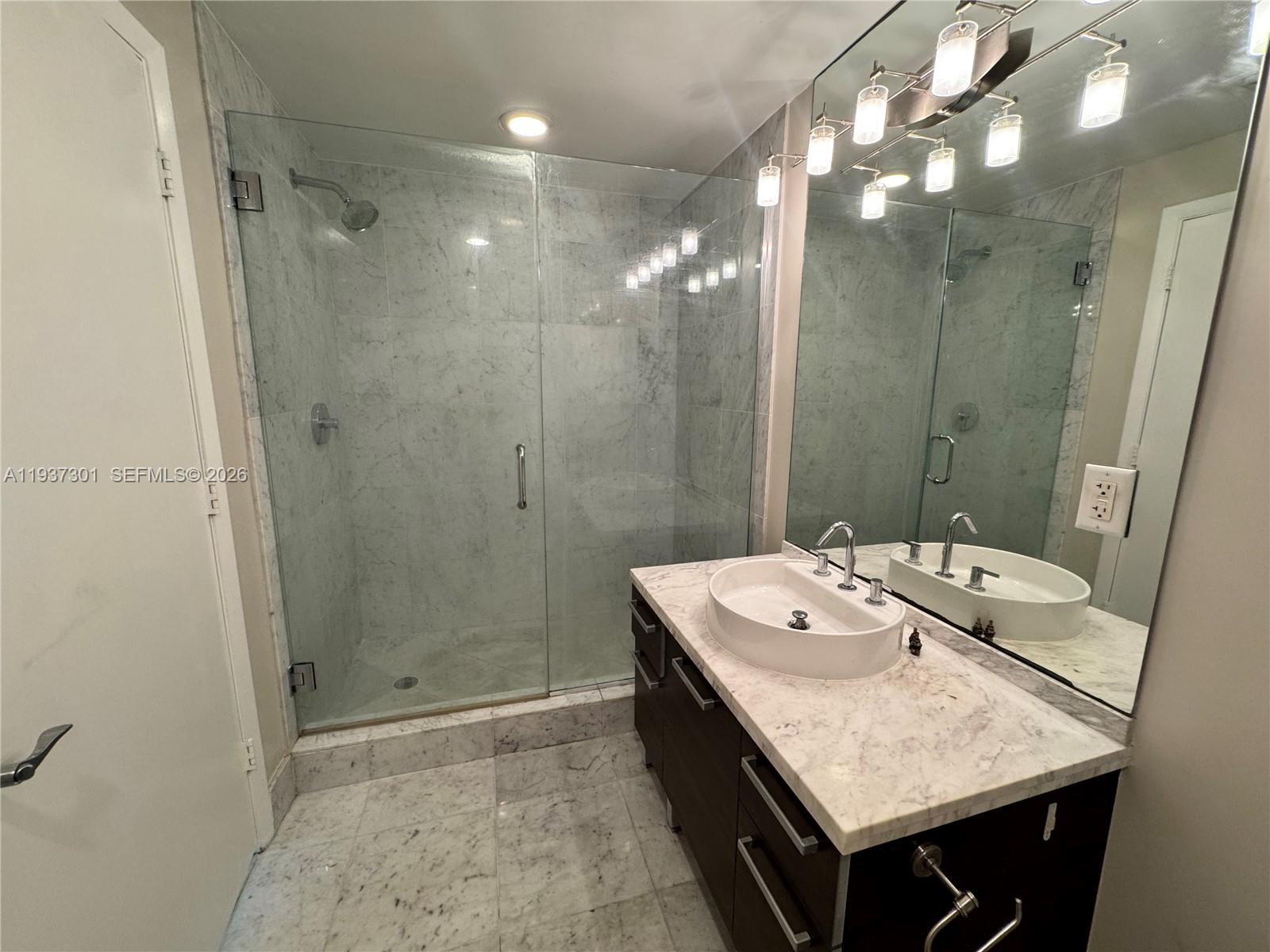 253 NE 2nd St #1504, Miami FL 33132