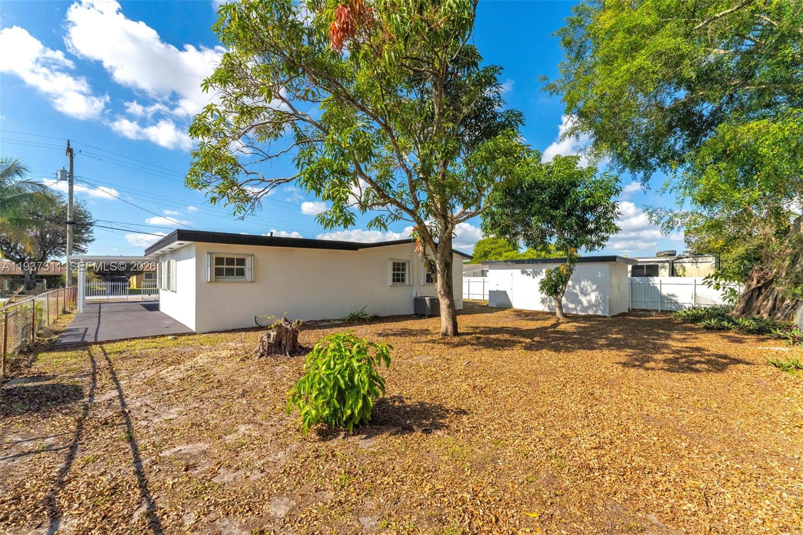 18611 NW 28th Pl, Miami Gardens FL 33056
