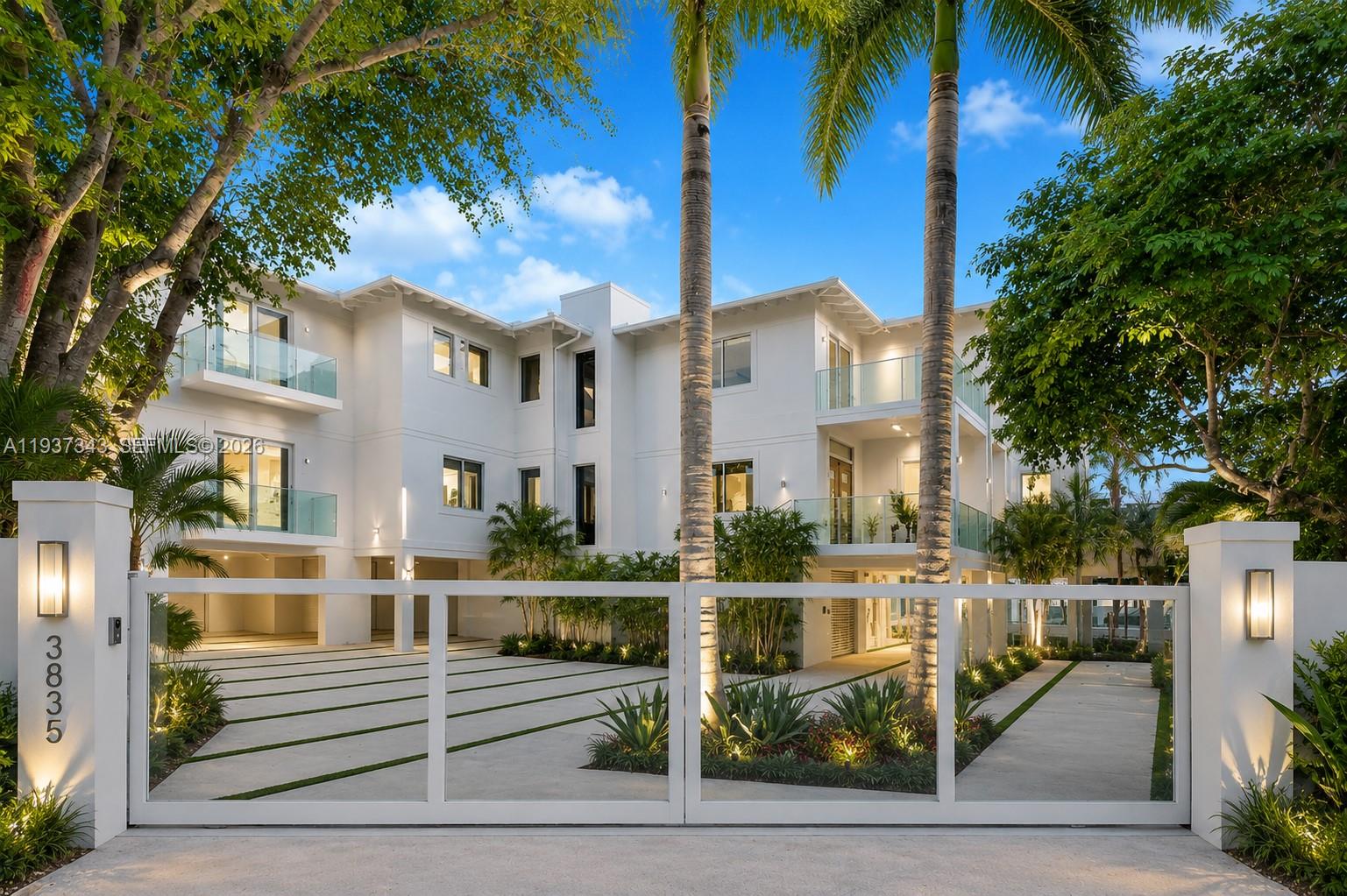 3835 Carole Ct, Miami FL 33133