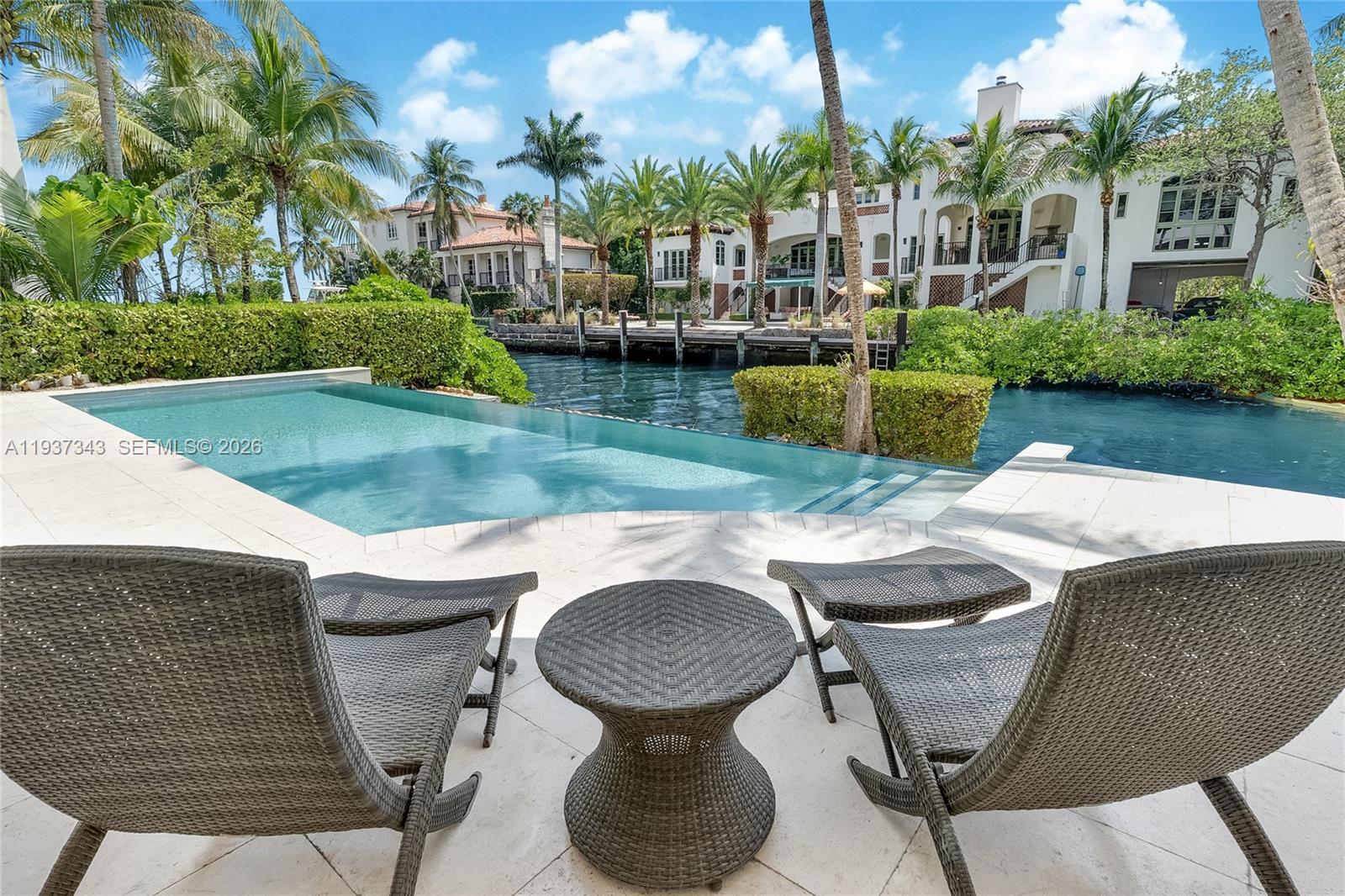 3835 Carole Ct, Miami FL 33133