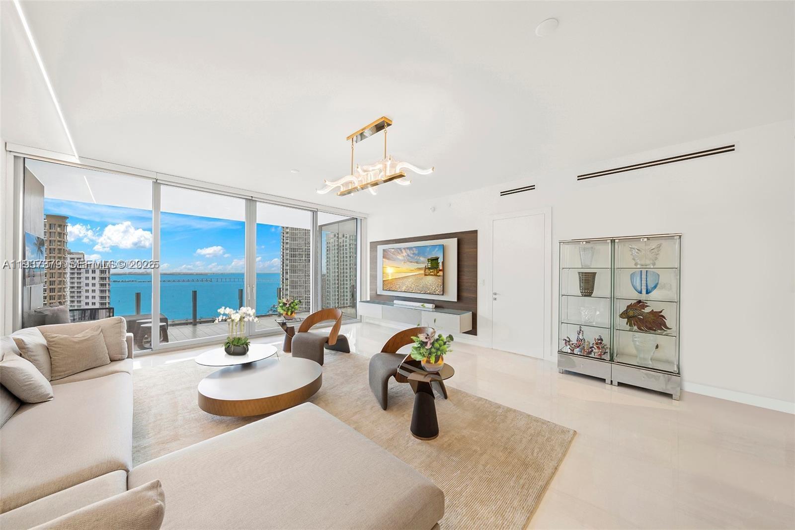 300 Biscayne Blvd Way #2703, Miami FL 33131