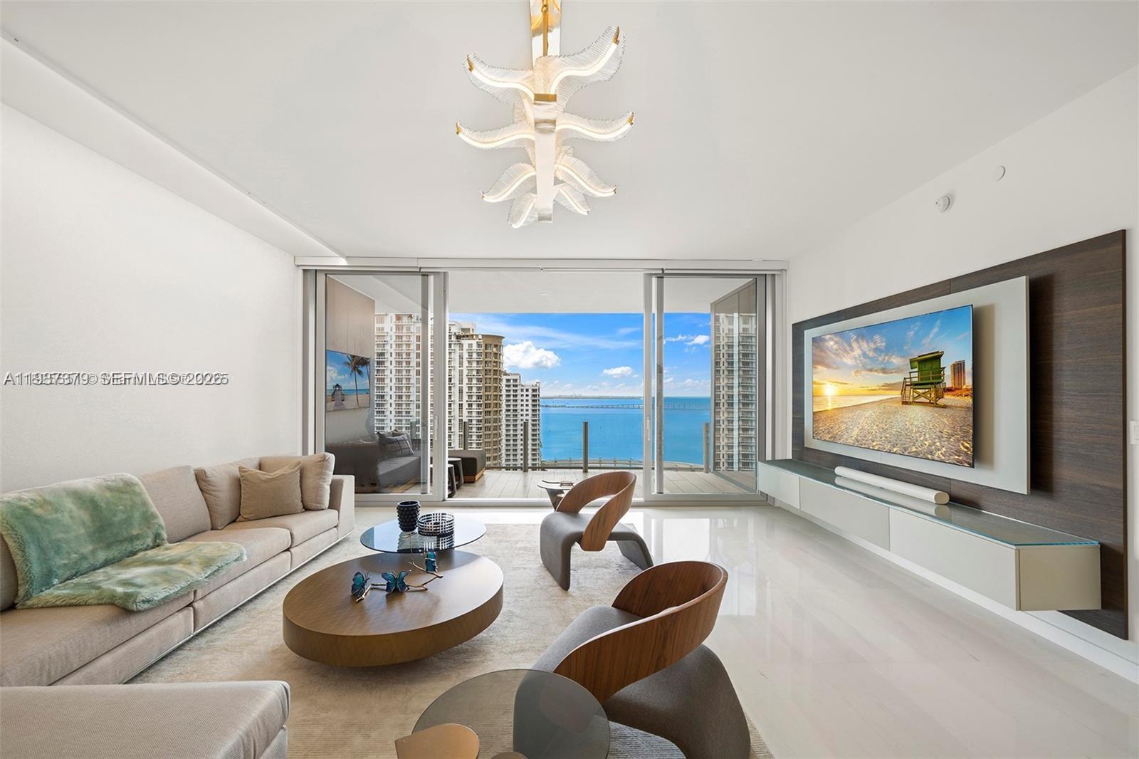 300 Biscayne Blvd Way #2703, Miami FL 33131
