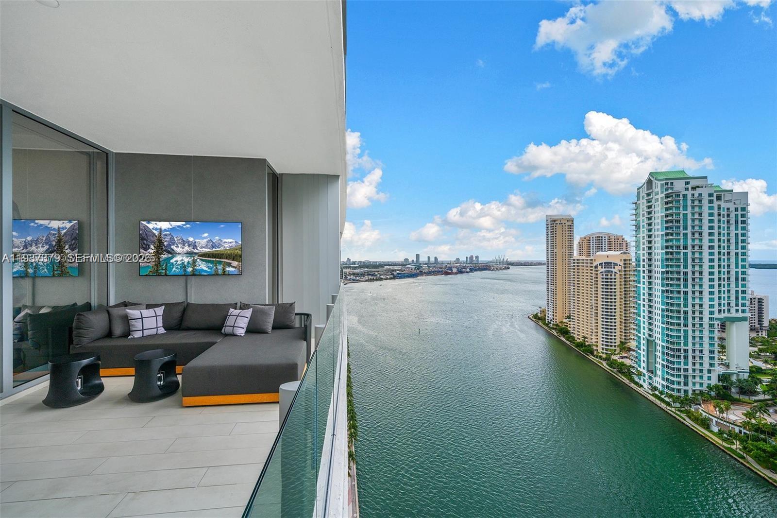 300 Biscayne Blvd Way #2703, Miami FL 33131