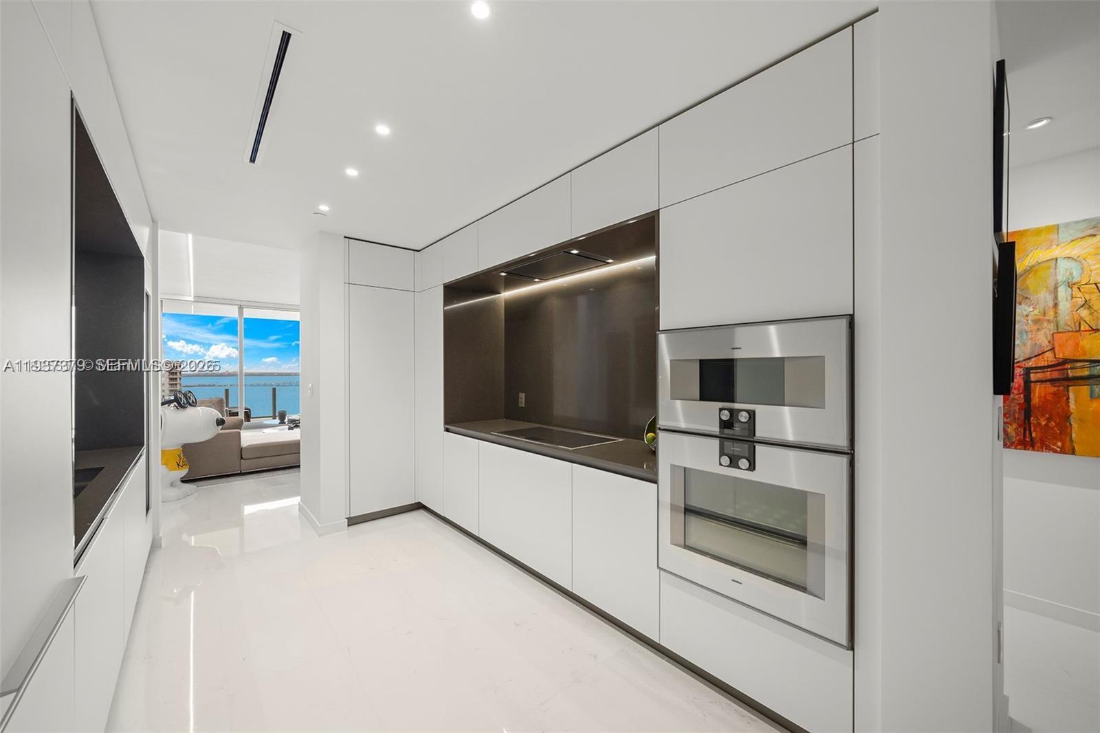 300 Biscayne Blvd Way #2703, Miami FL 33131